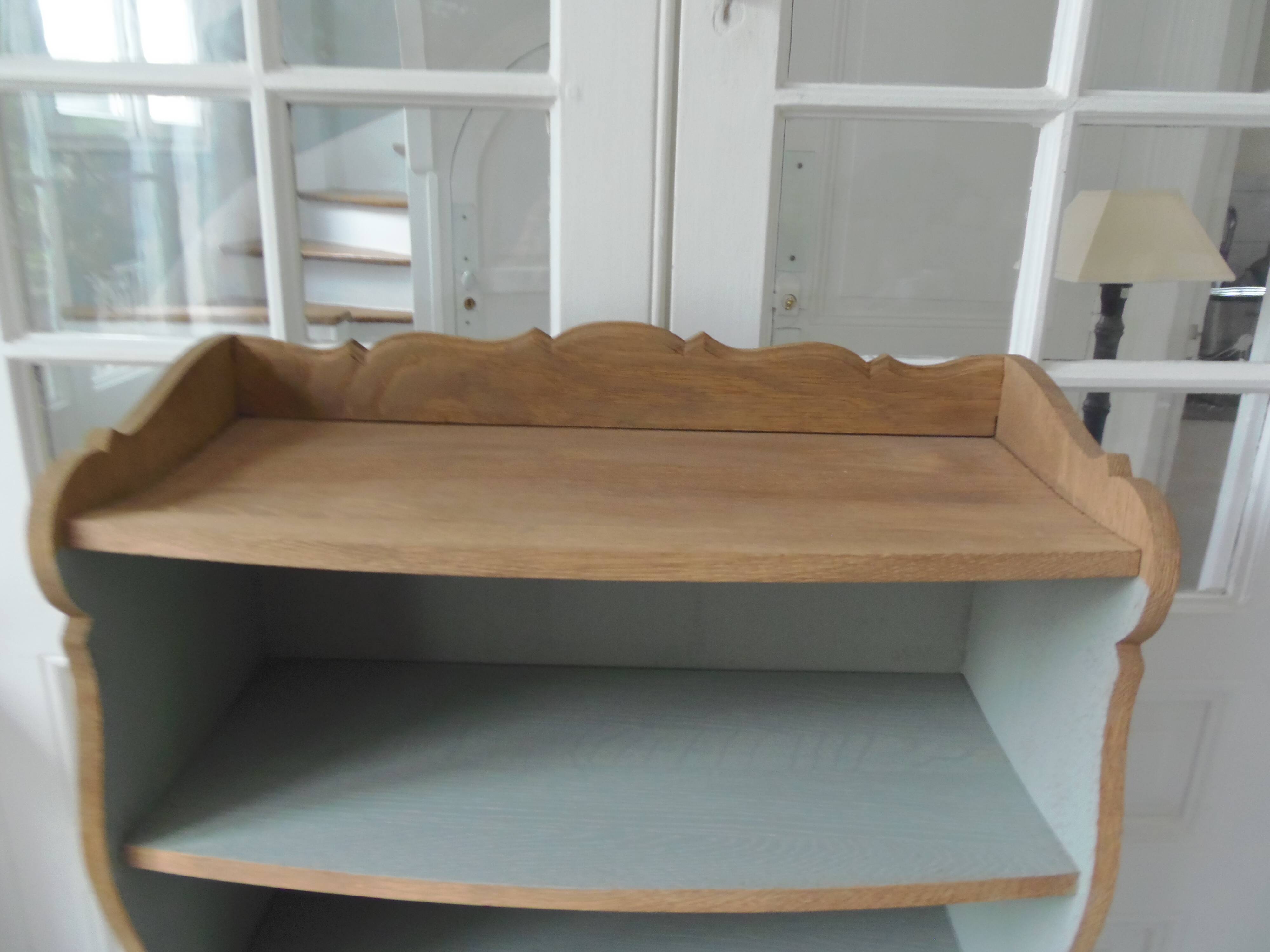 Small vintage bookcase, 5 fixed shelves, interior sublimated in verdigris, waxed finish.