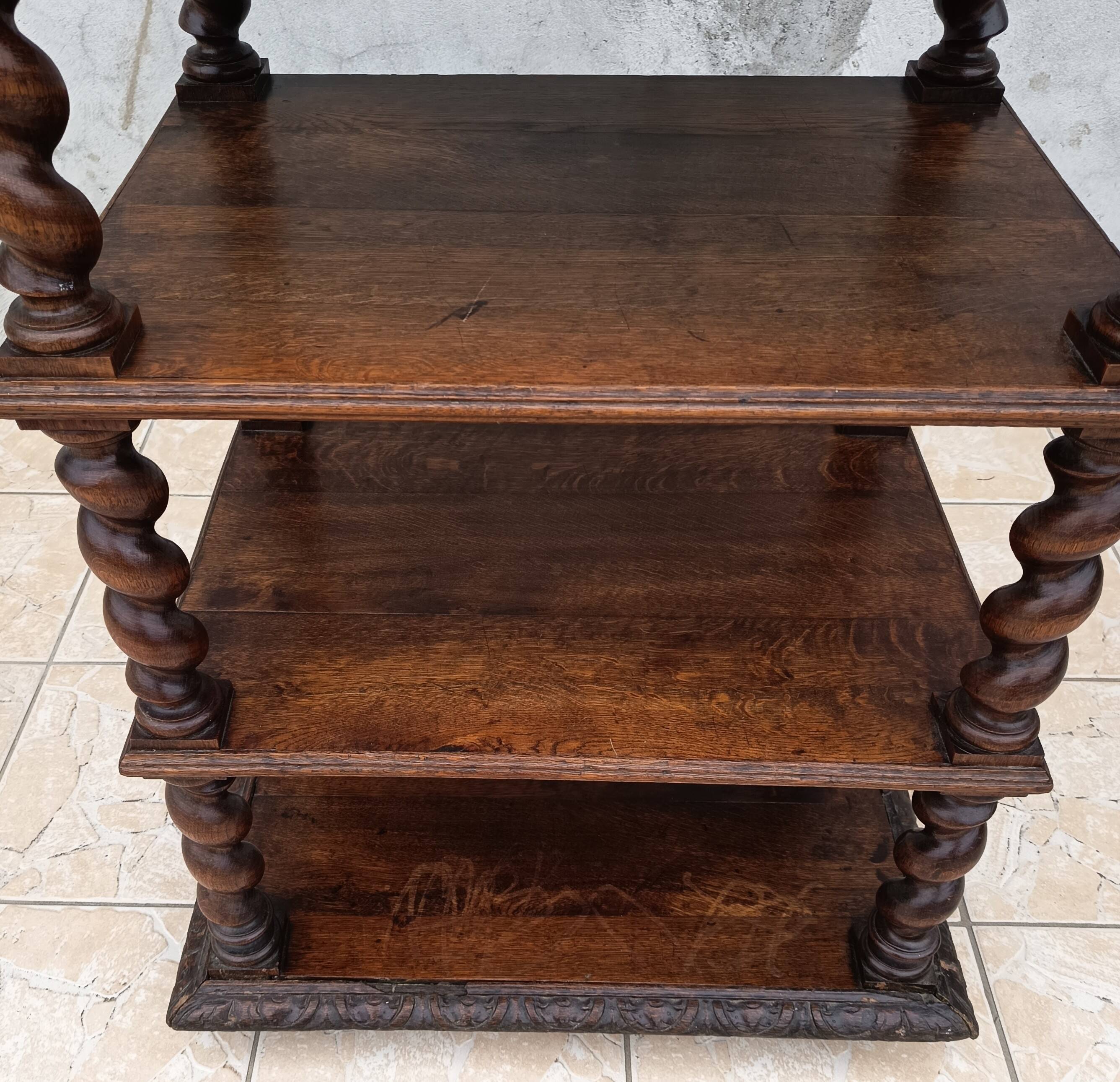 High Louis XIII writing desk in oak