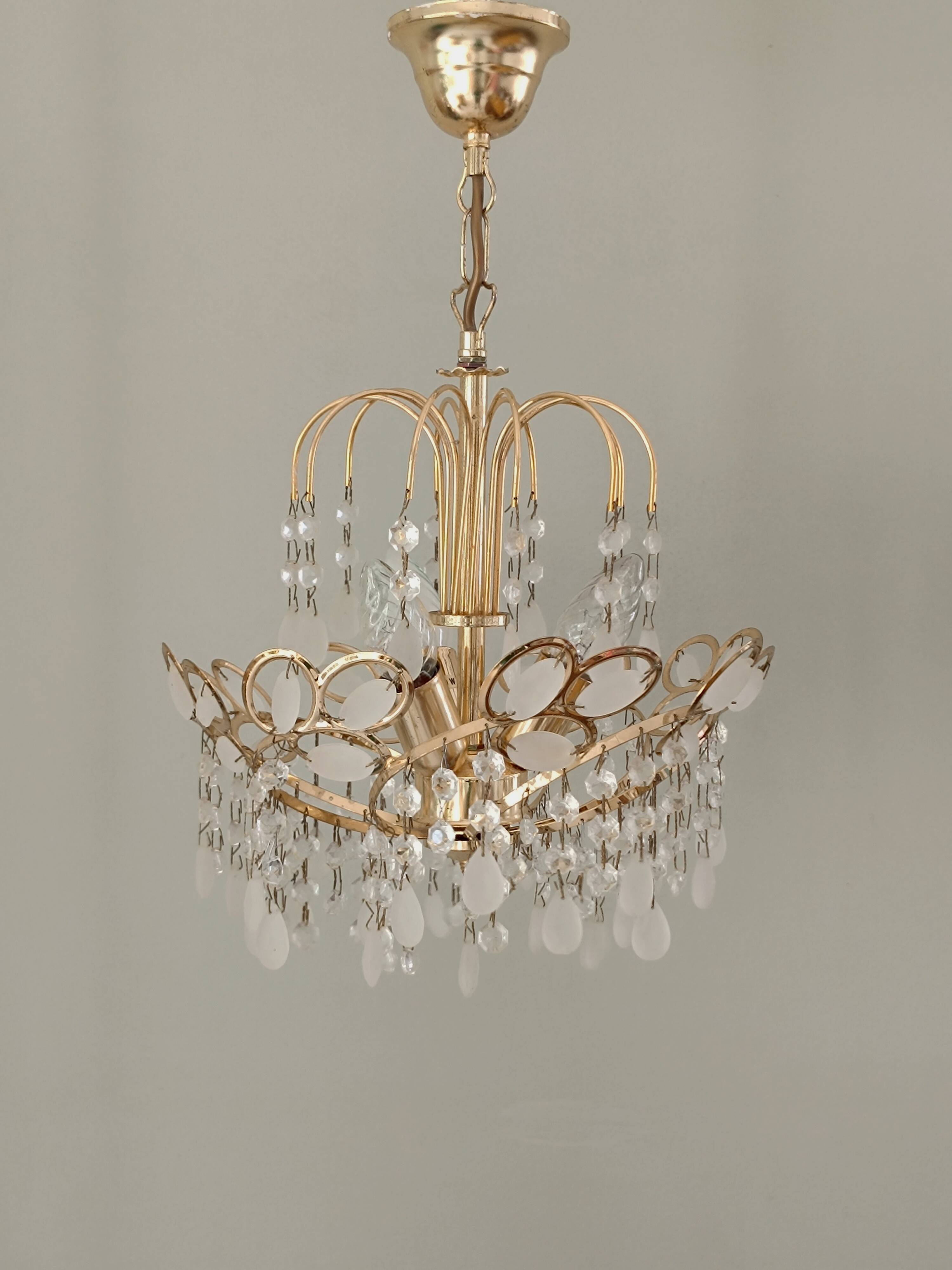 Baroque chandelier with tassels