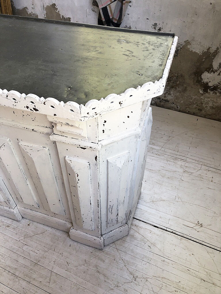 White patina and zinc counter