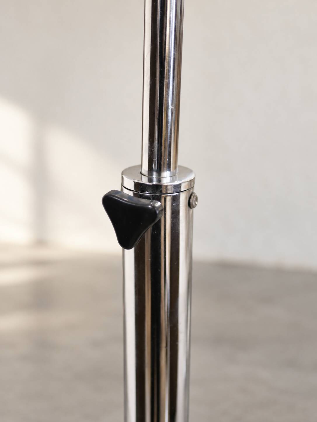 Arc floor lamp with marble base design