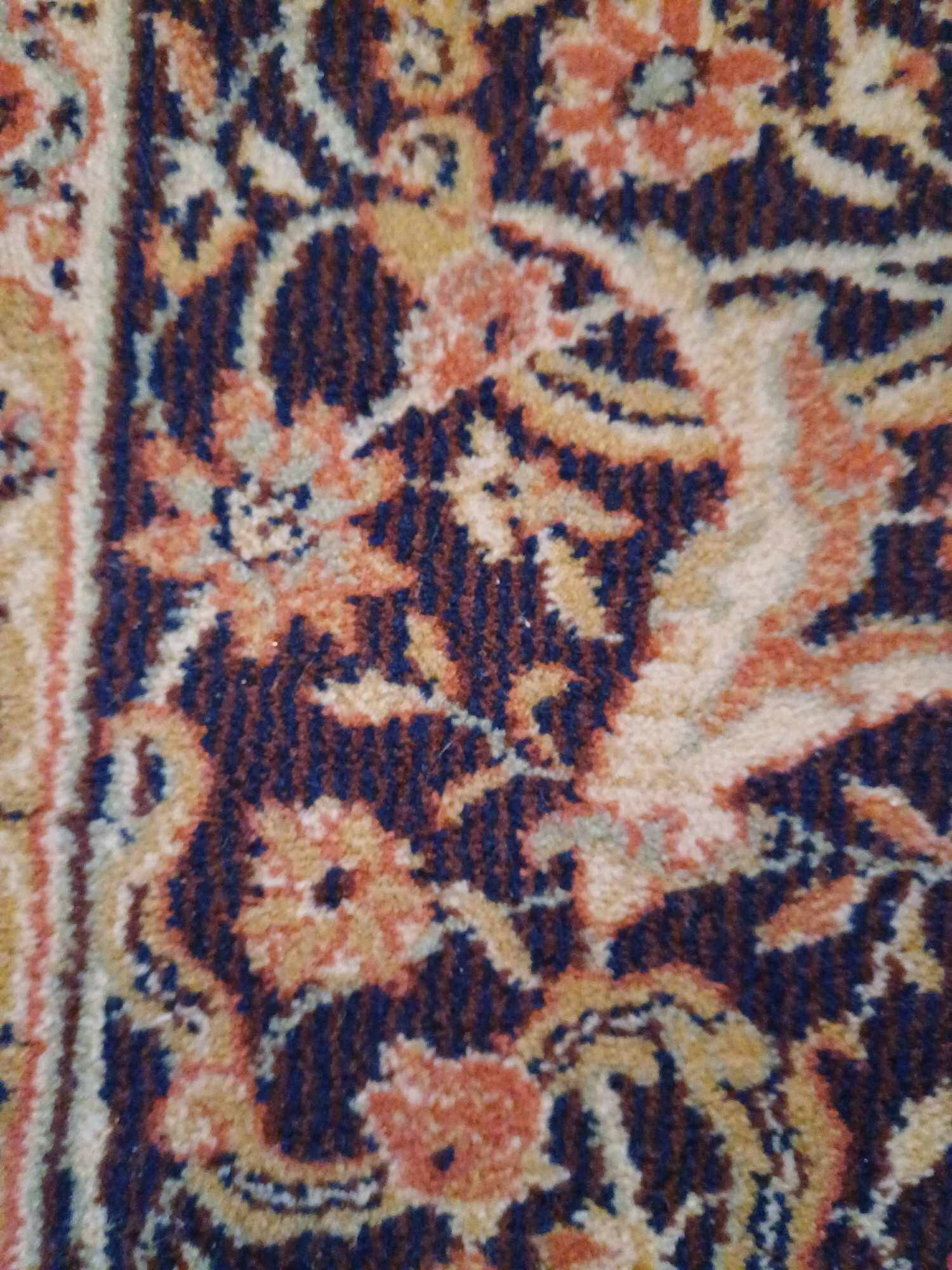 Large Keschan wool rug with cream patina 200x300