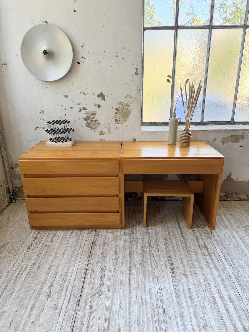 Bureau + commode + tabouret pin Maison Regain Savoie