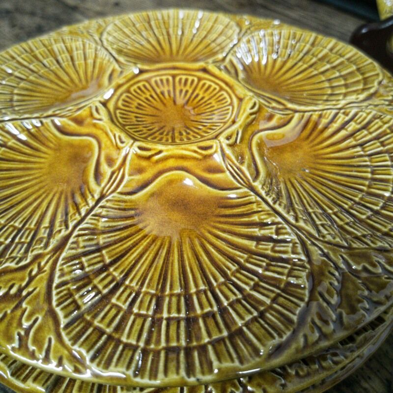 5 oyster plates in slurry