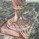 Paire d’urnes en marbre rose et bronzes dorés