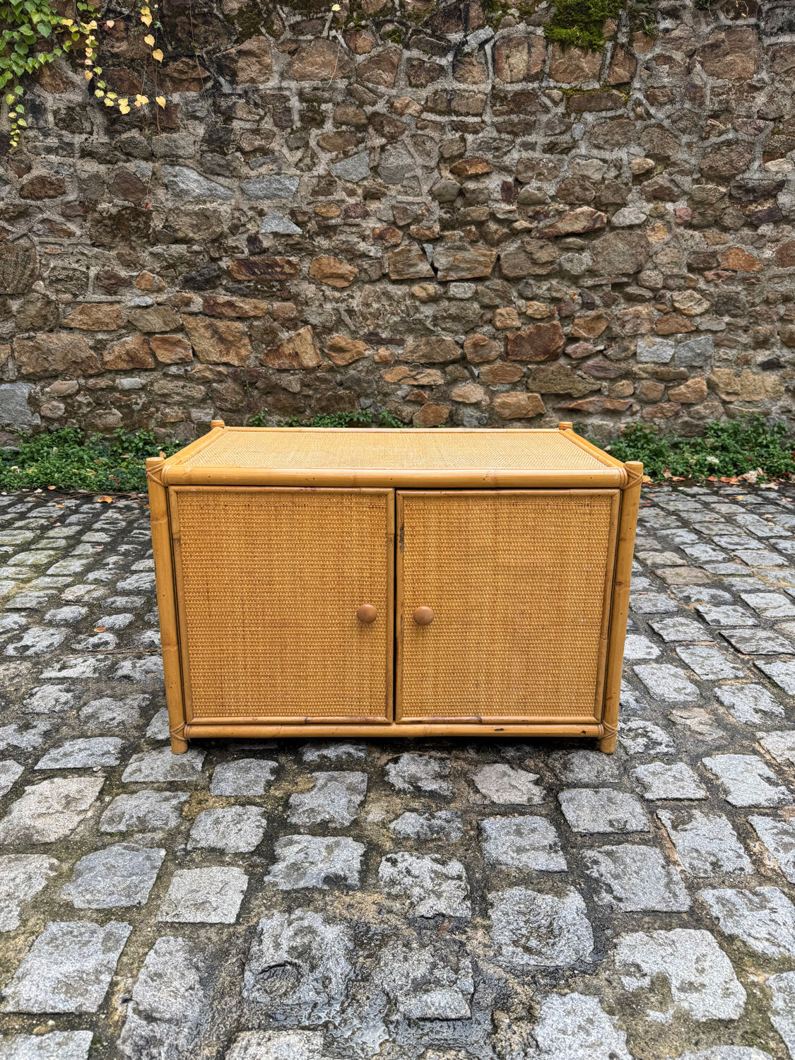 Meuble bas en rotin
