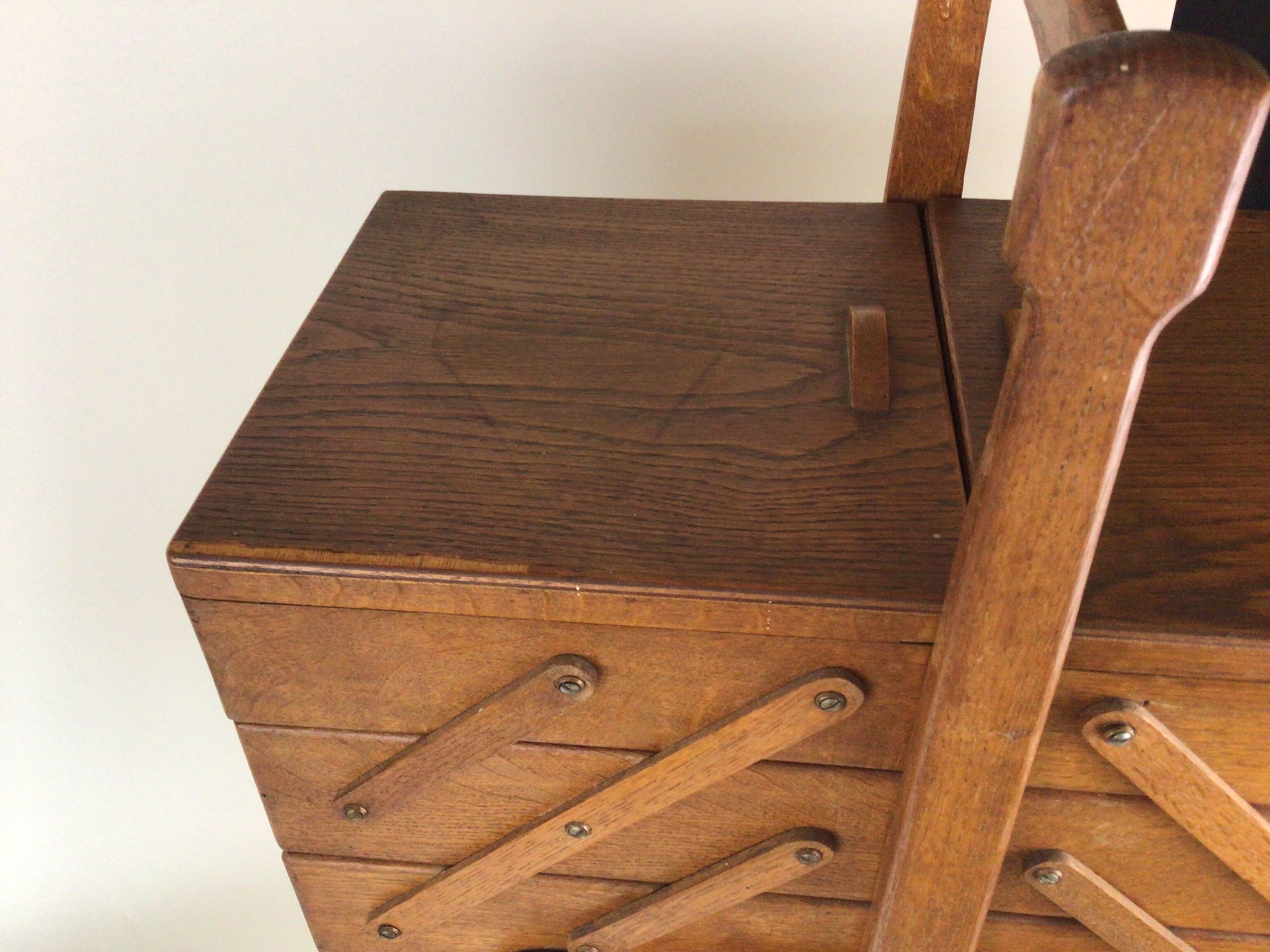 Wooden worker Compass Feet