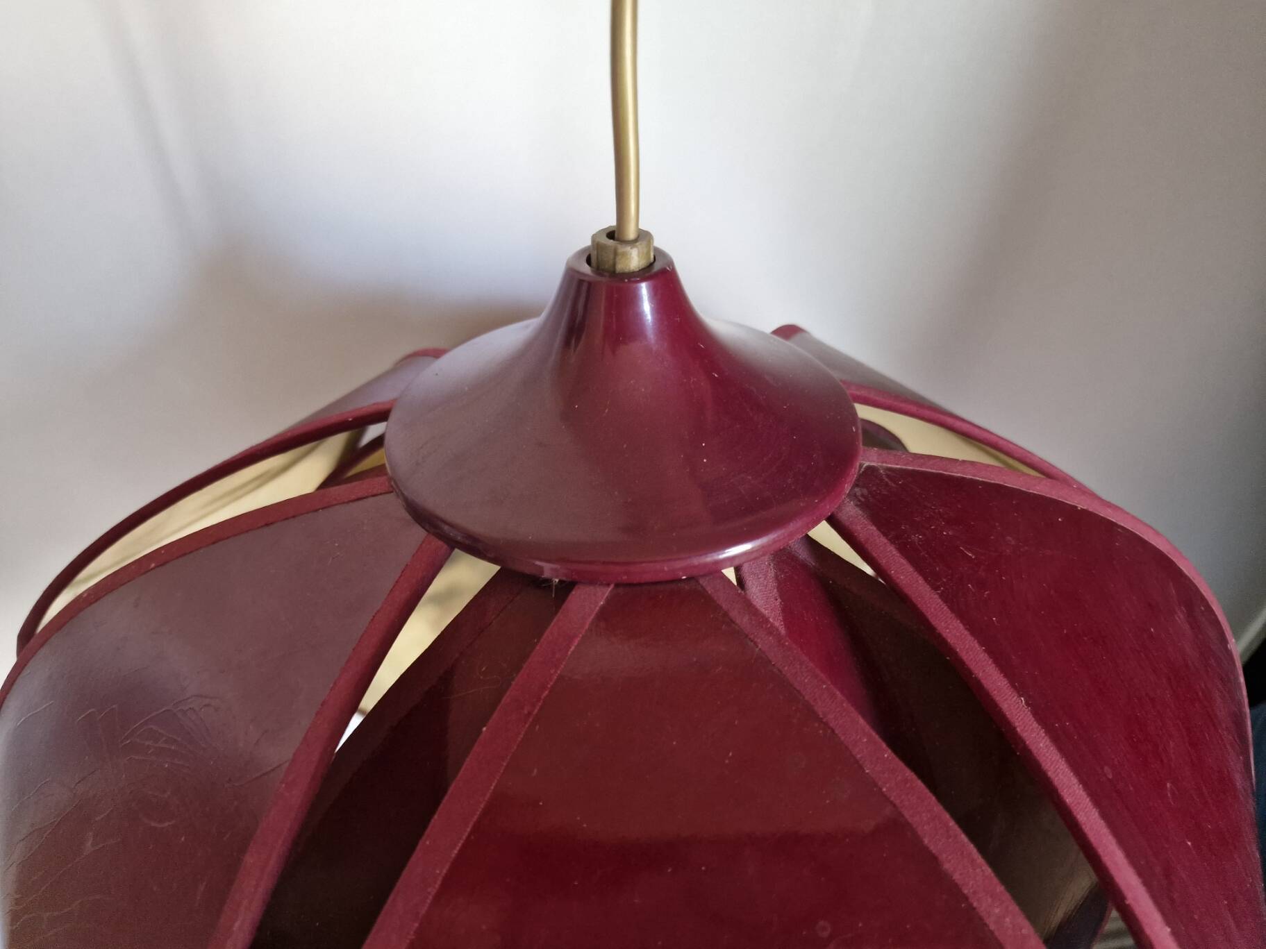 Suspension fleur de Lotus bordeaux de Robert de Schuytener, années 80
