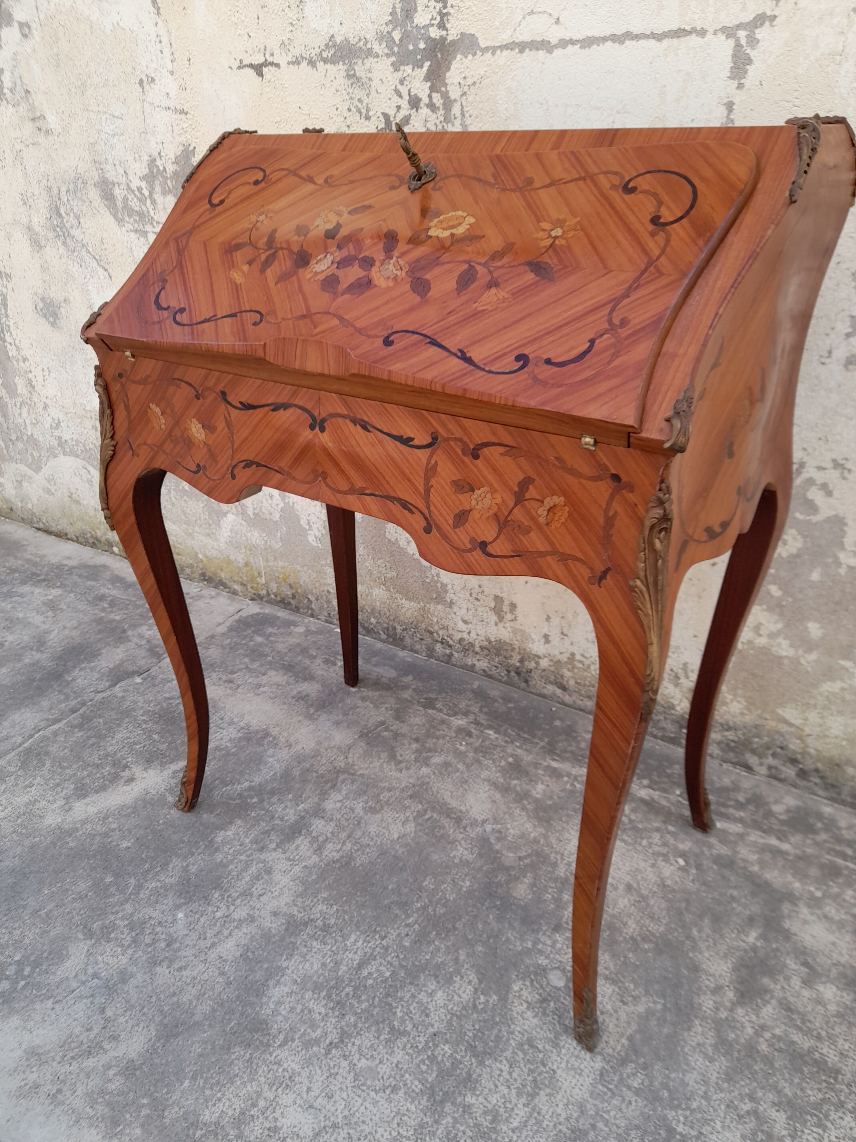 Writing desk back to donkey style Louis XV in rosewood