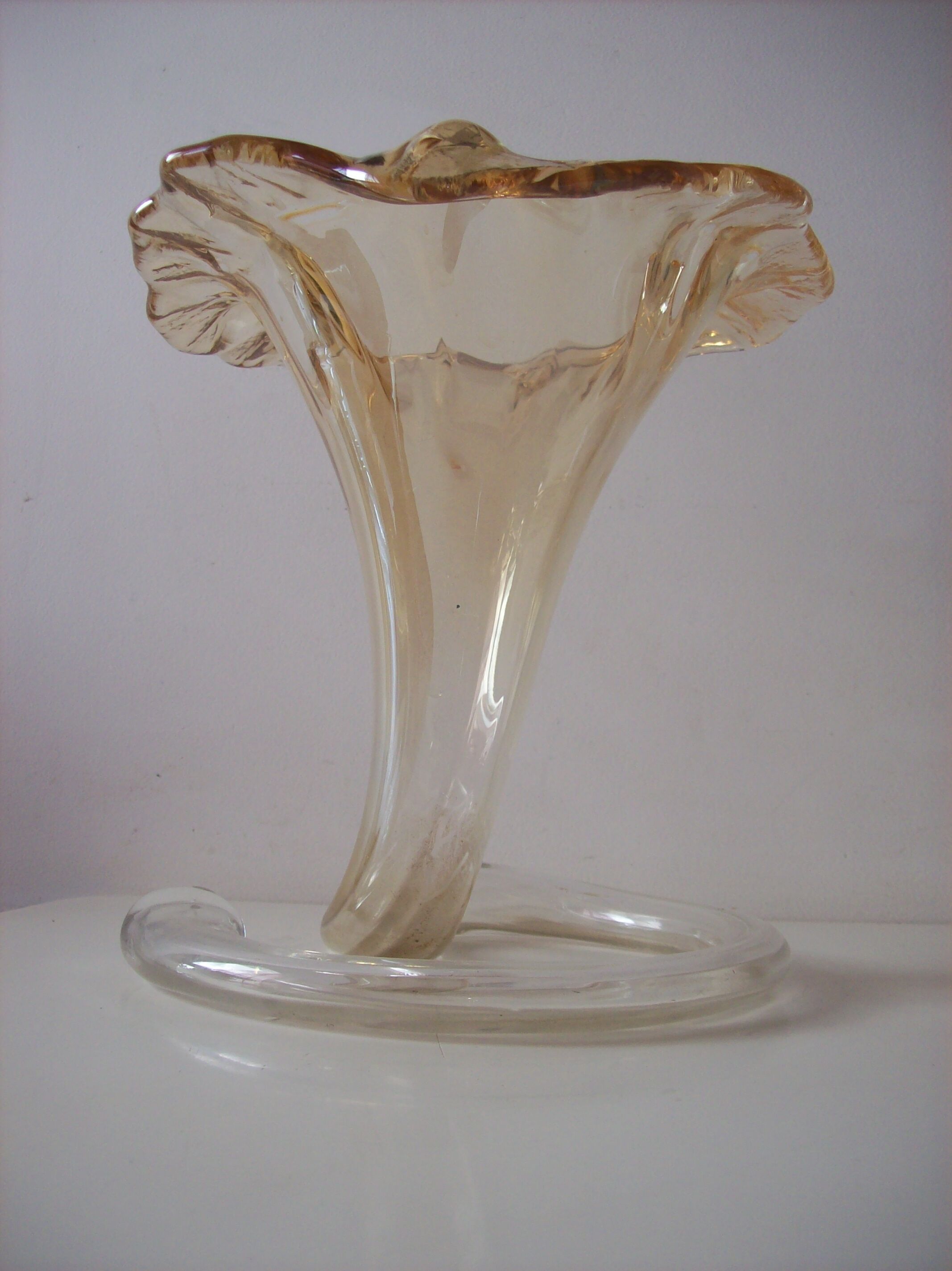 Murano blown glass corolla vase