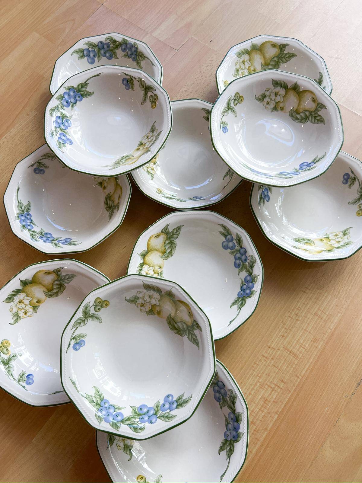 11 Churchill deep dessert plates