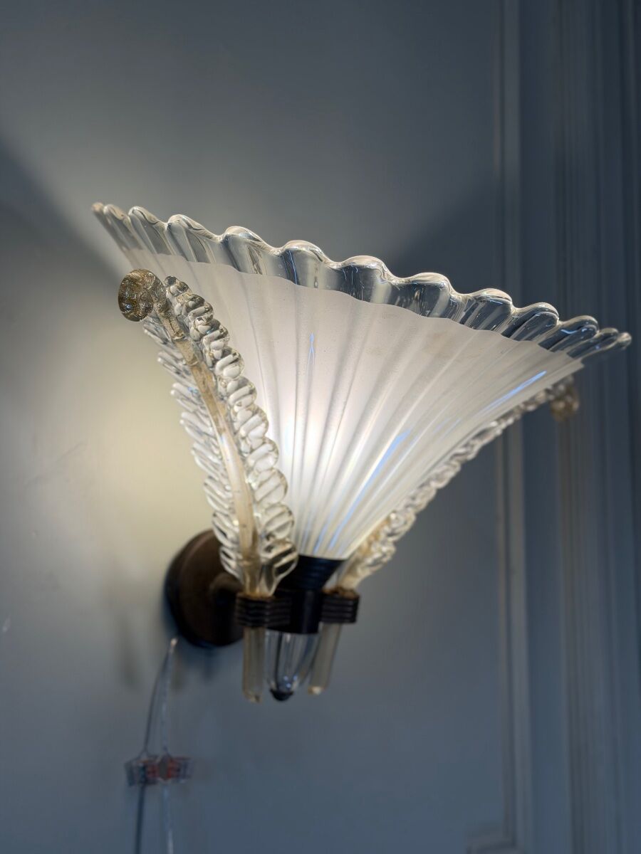 Pair of Venetian wall lights in Murano glass by Seguso, circa 1930.