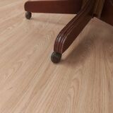 English-style armchair