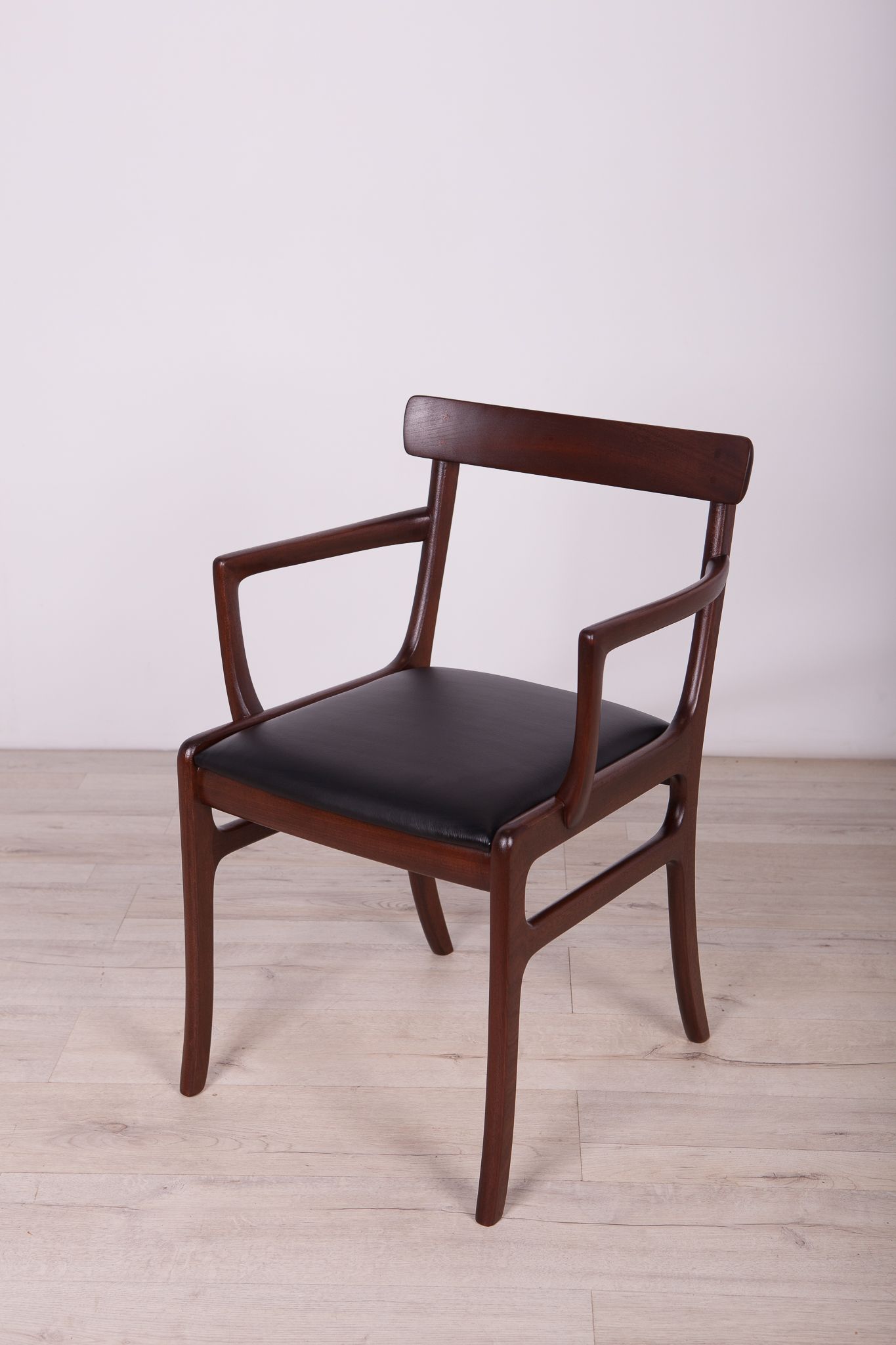 Set of 8 danish dining chairs by Ole Wanscher for Poul Jeppesens Møbelfabrik, 1960s