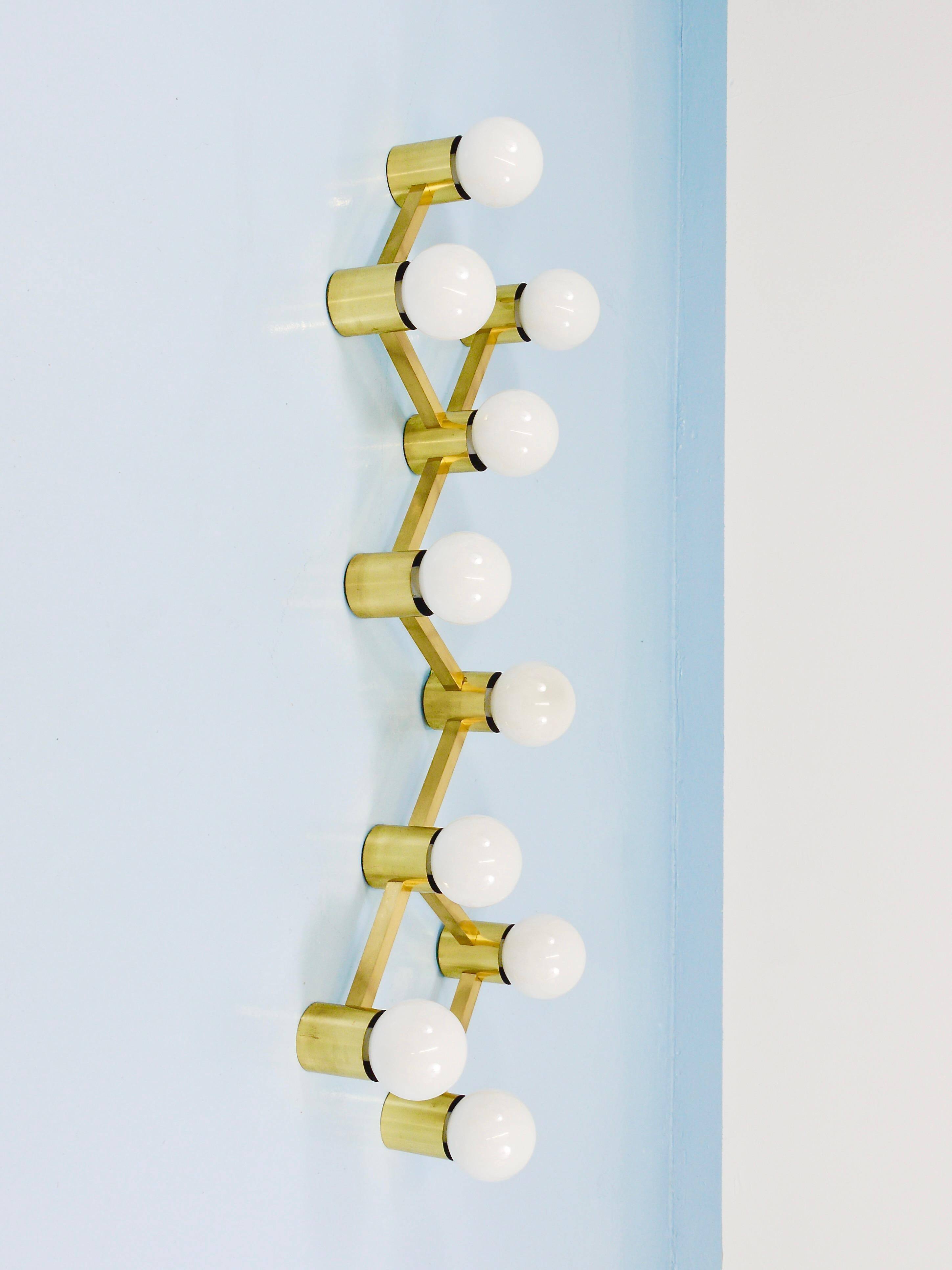 Large floor lamp and wall sconce in brass, zigzag style by Sciolari, Austria, 1970s.