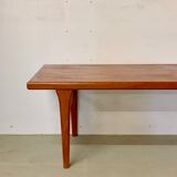 Table basse en teck de Johannes Andersen, danois, milieu du siècle