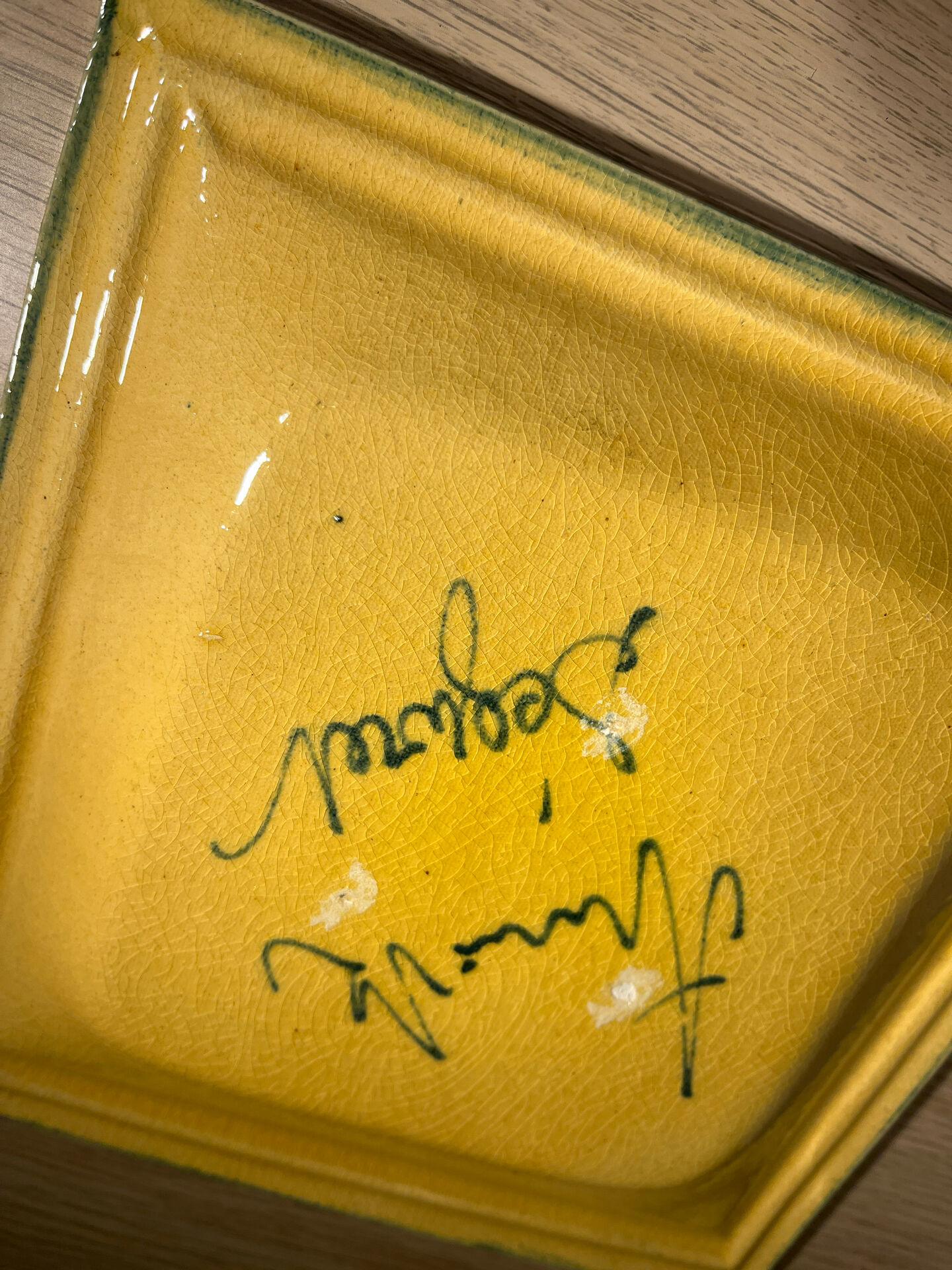 Annick Séguret – large vintage ceramic trivet signed – 20 cm