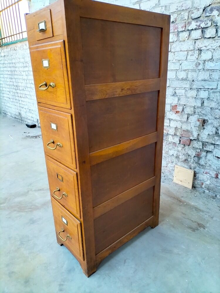 Vintage storage unit