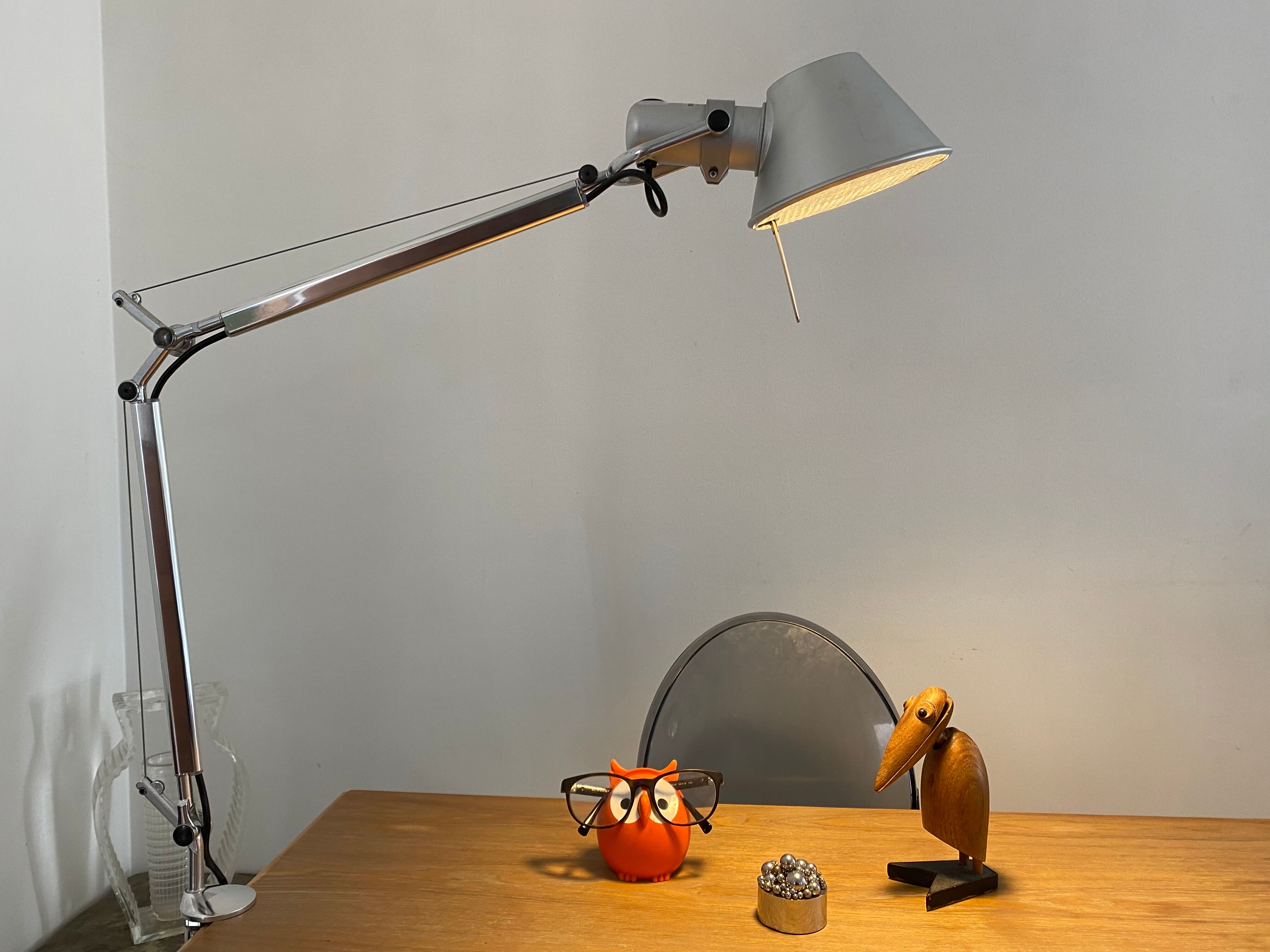Artemide Tolomeo mini desk lamp on pliers and design Michele De Lucchi - Giancarlo Fassina