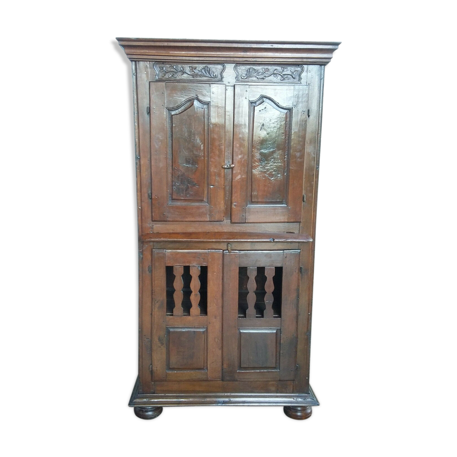 Rustic buffet in natural wood