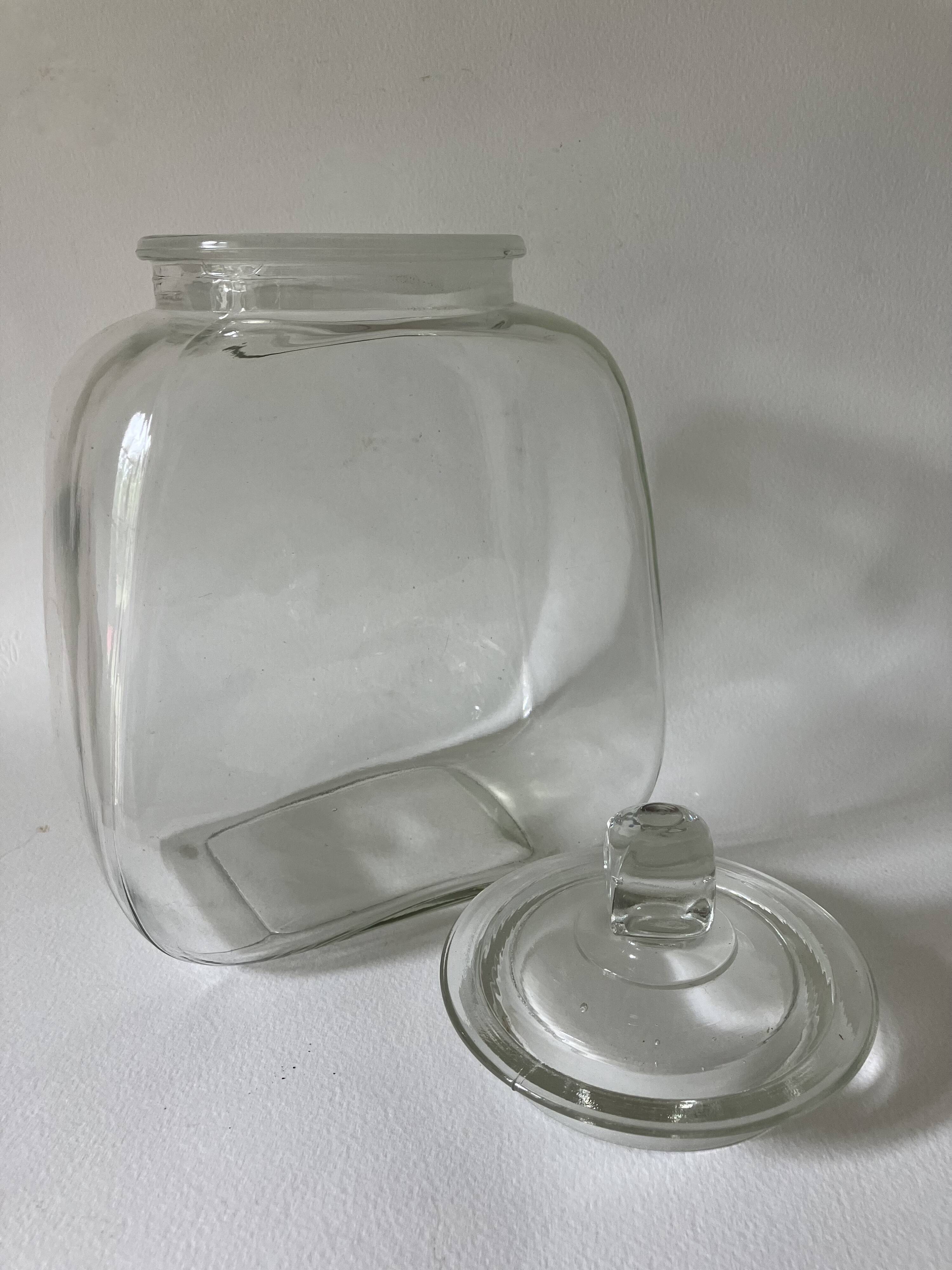 Confectioner's jar, marshmallows and caramels