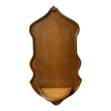 Wall-mounted bracket for statue