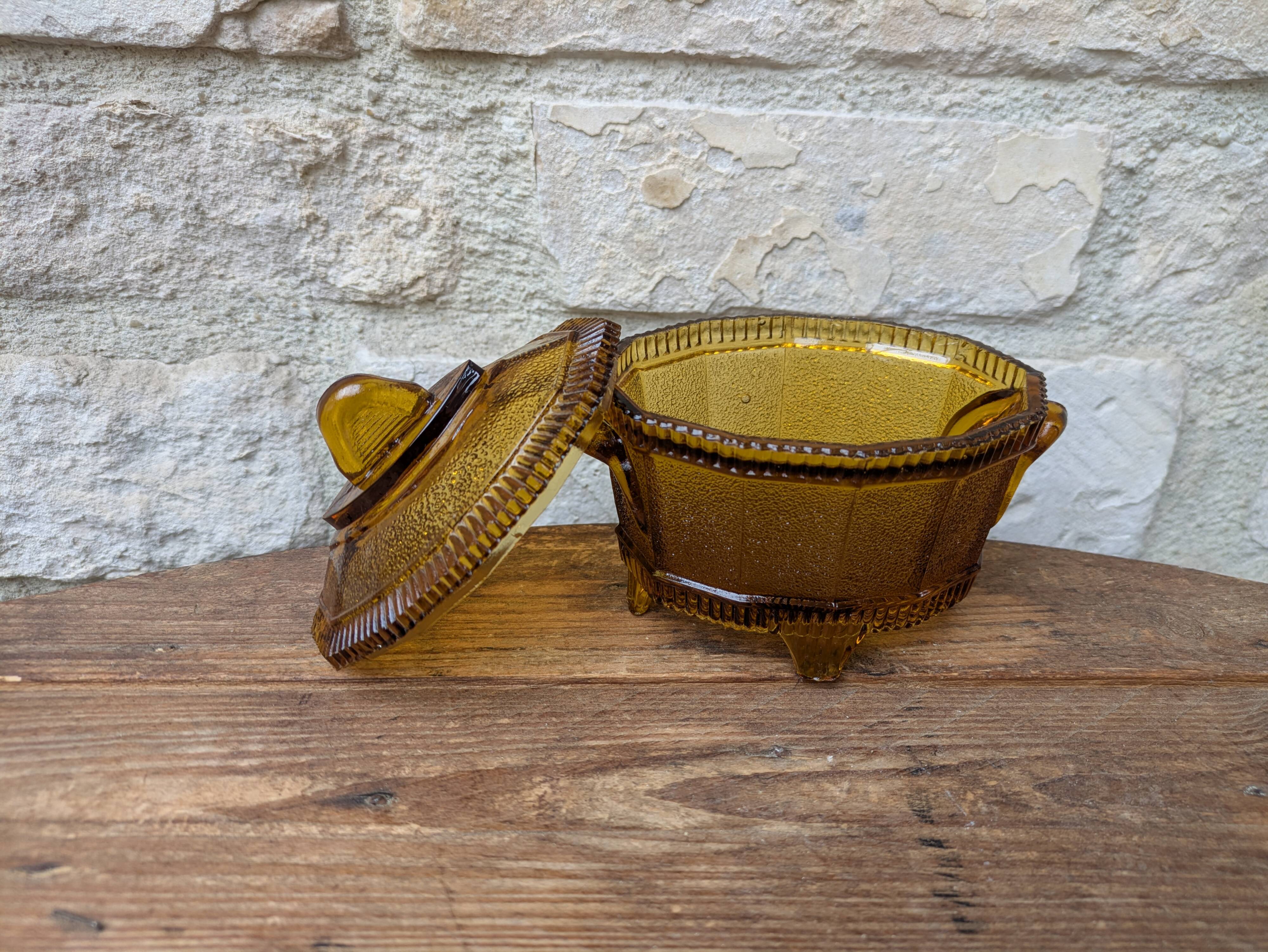 Amber glass bonbonnière with lid