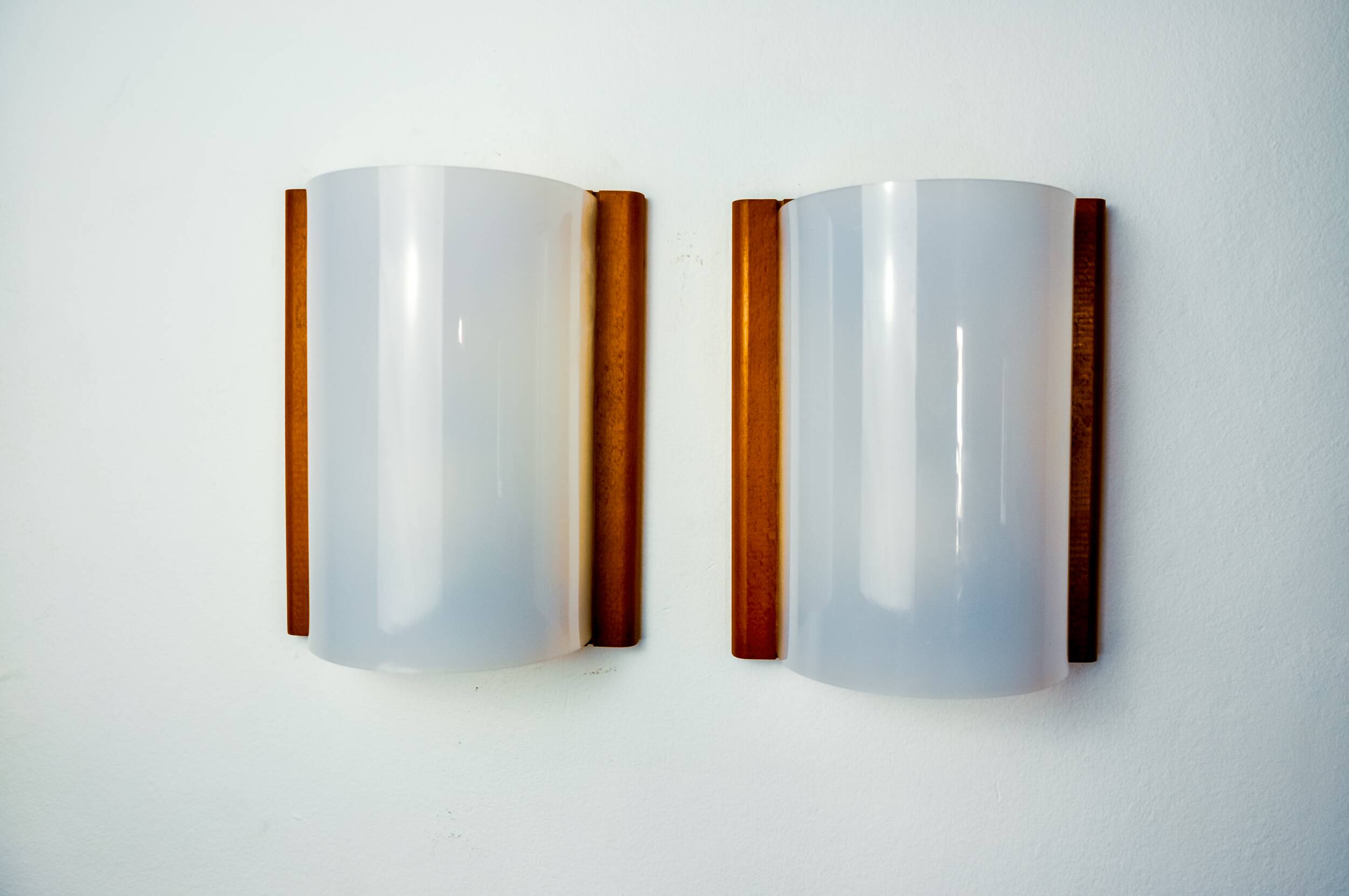 Pair of pine and methacrylate wall lights, Spain 1980