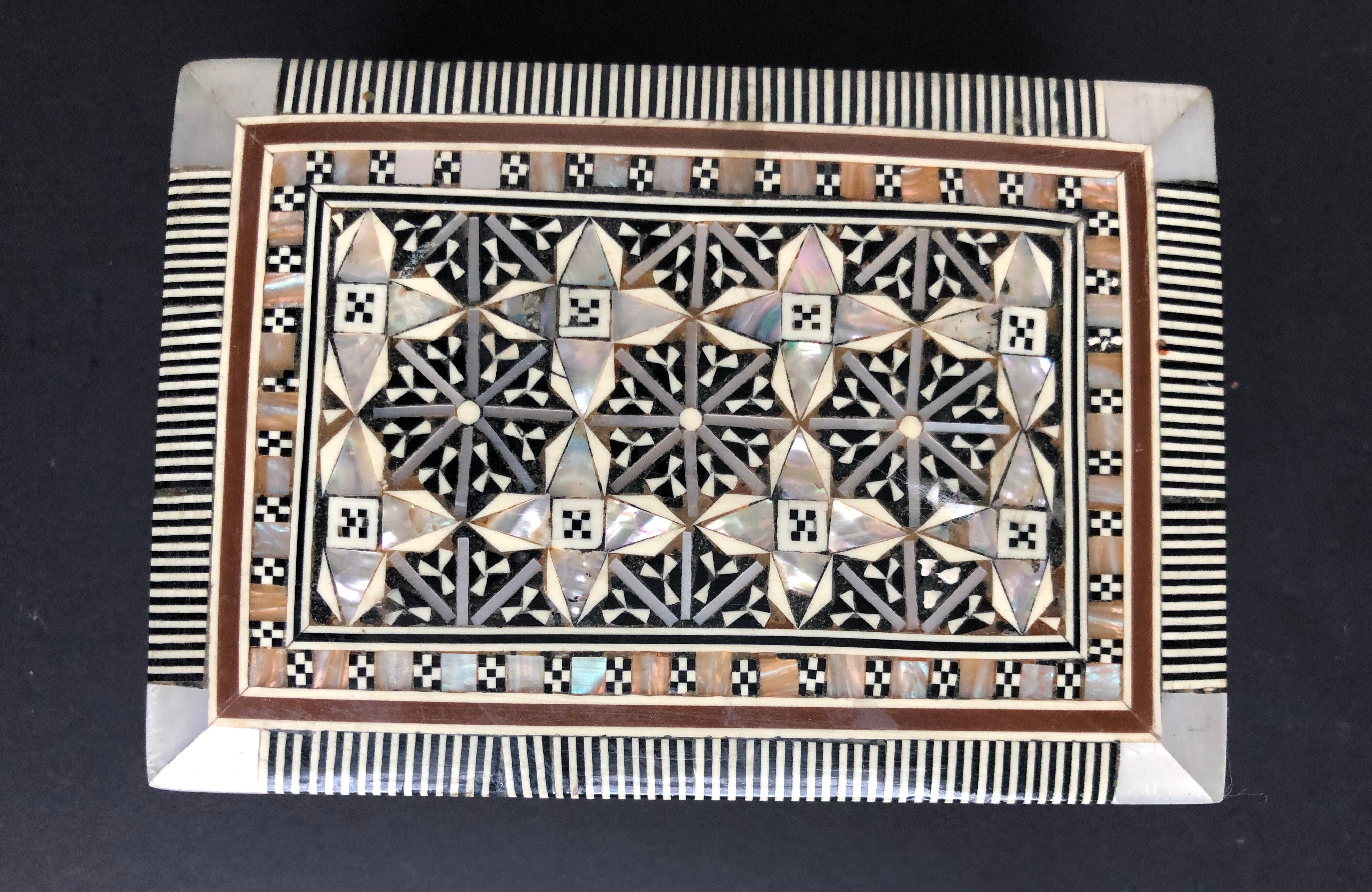 Jewelry box in marquetry