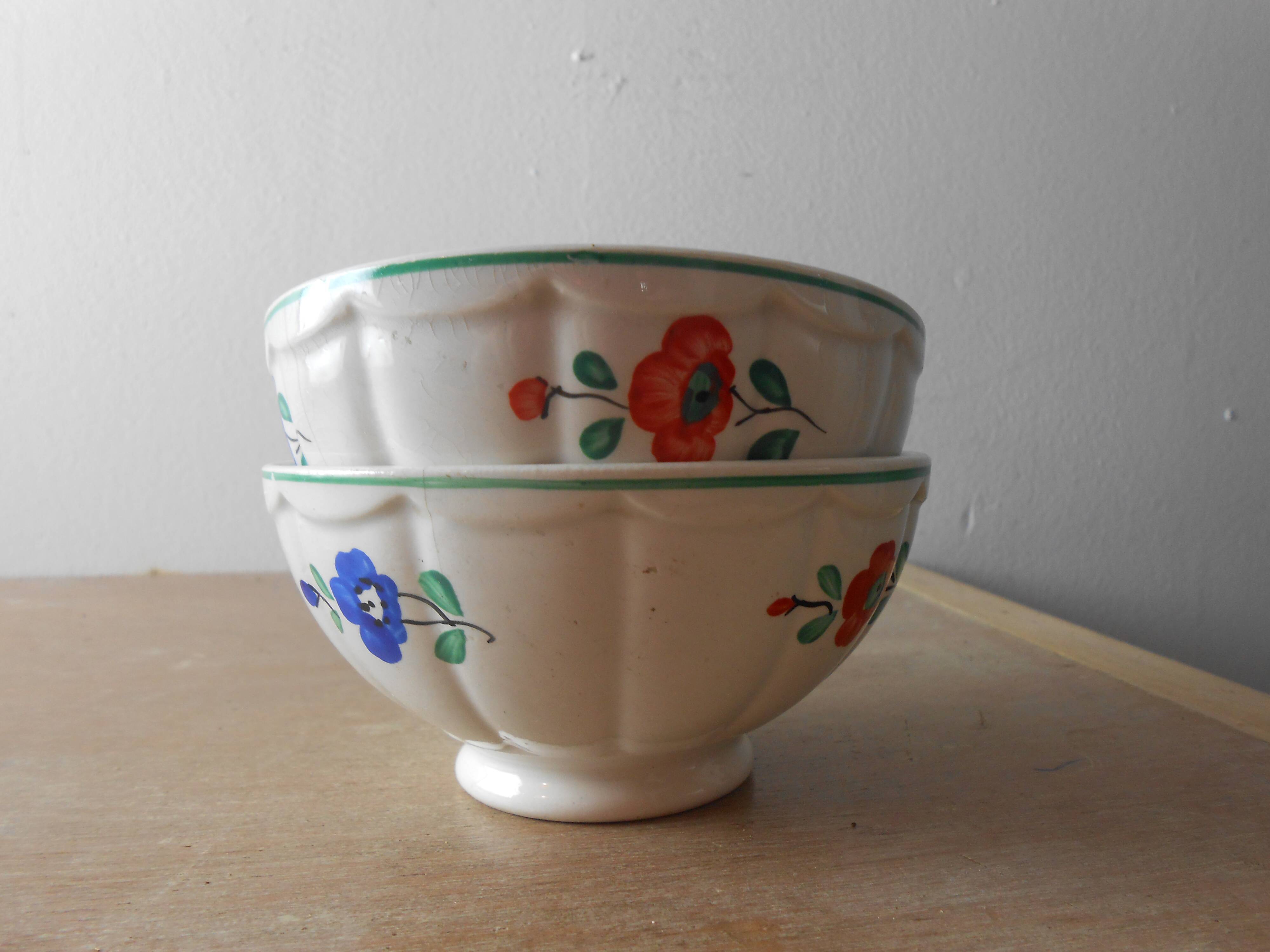 Small bowls in Sarreguemines France majolica