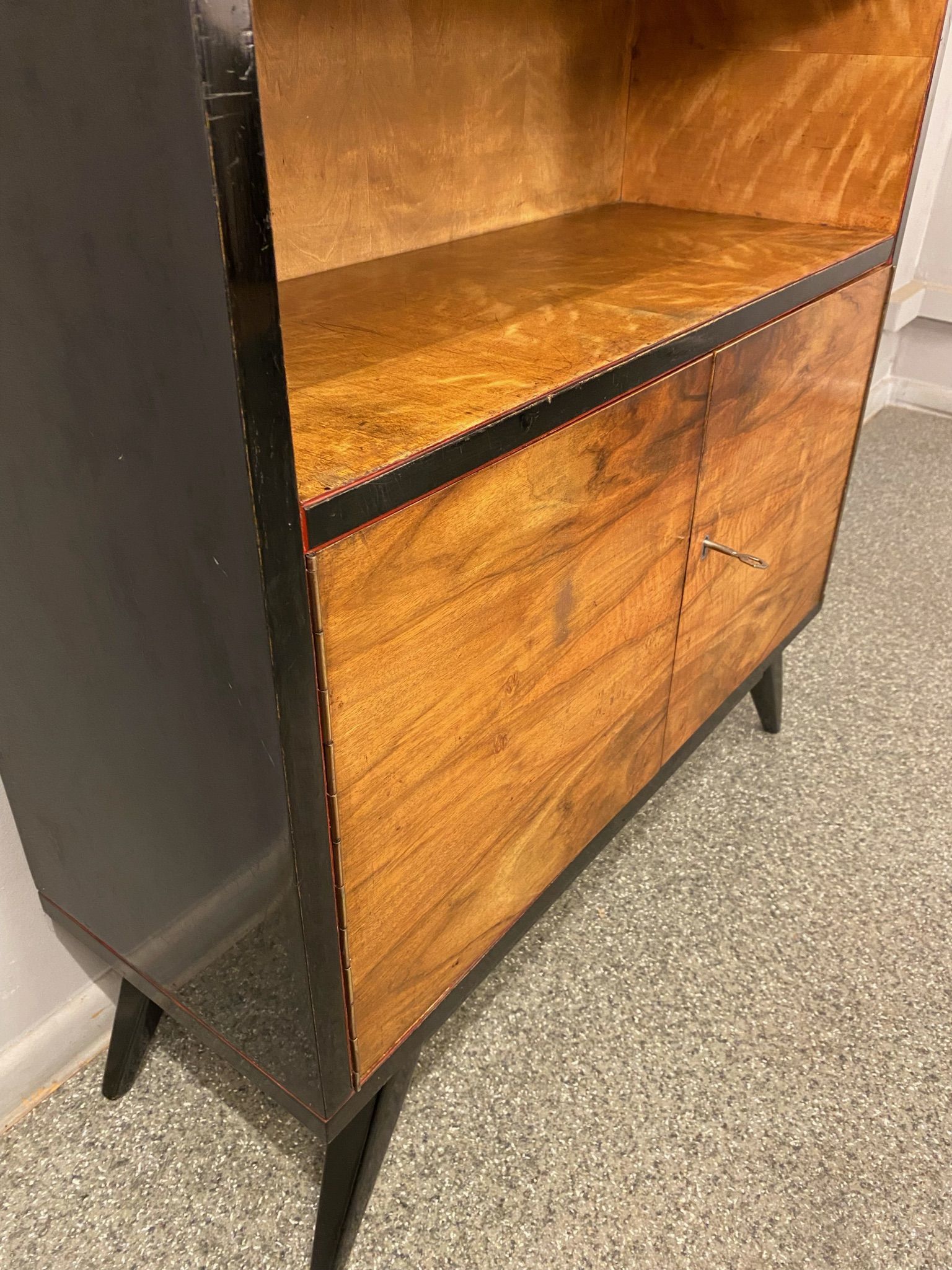 Bibliothèque plaquée noyer vintage, années 1960