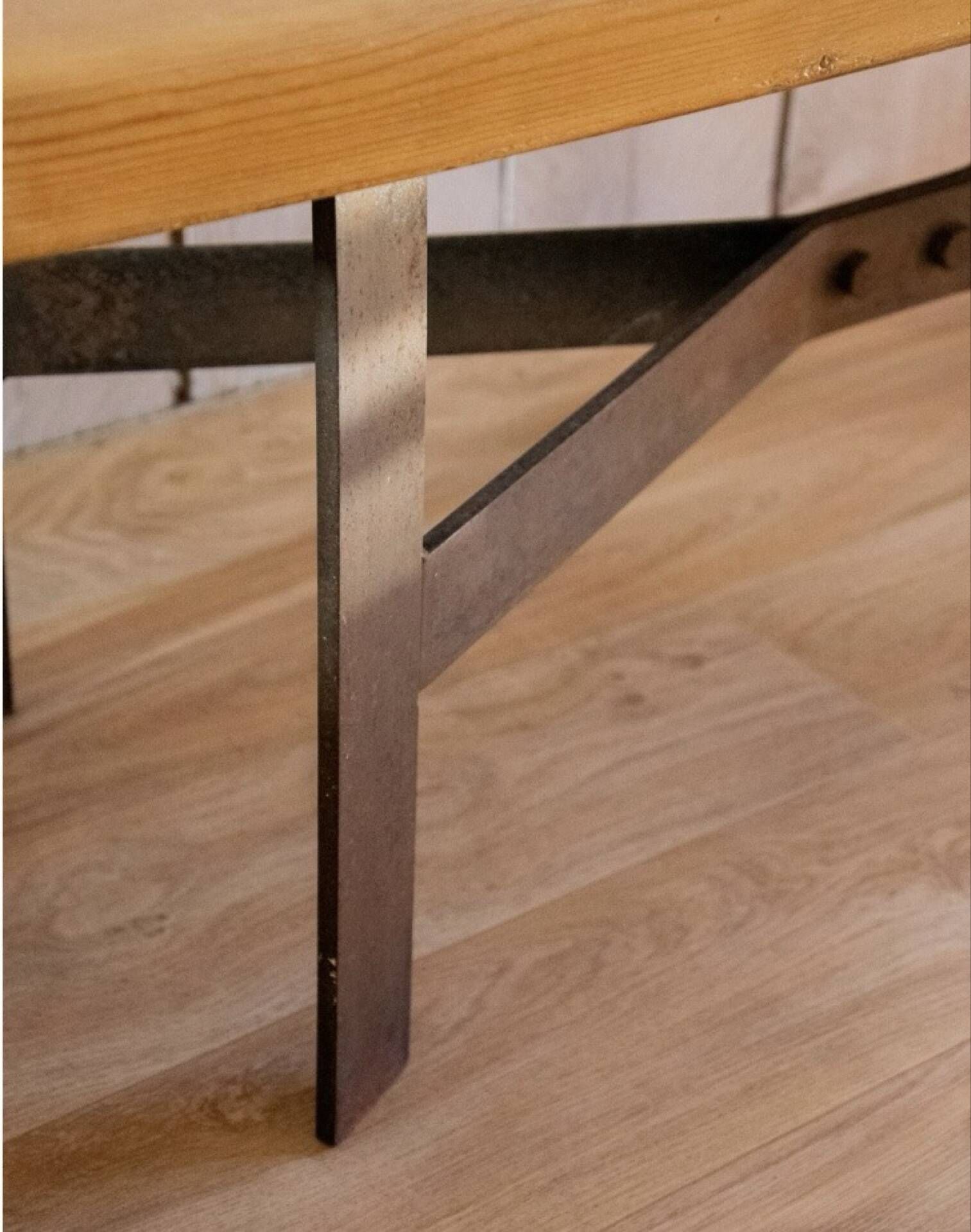 Table basse en fer forgé et céramique
