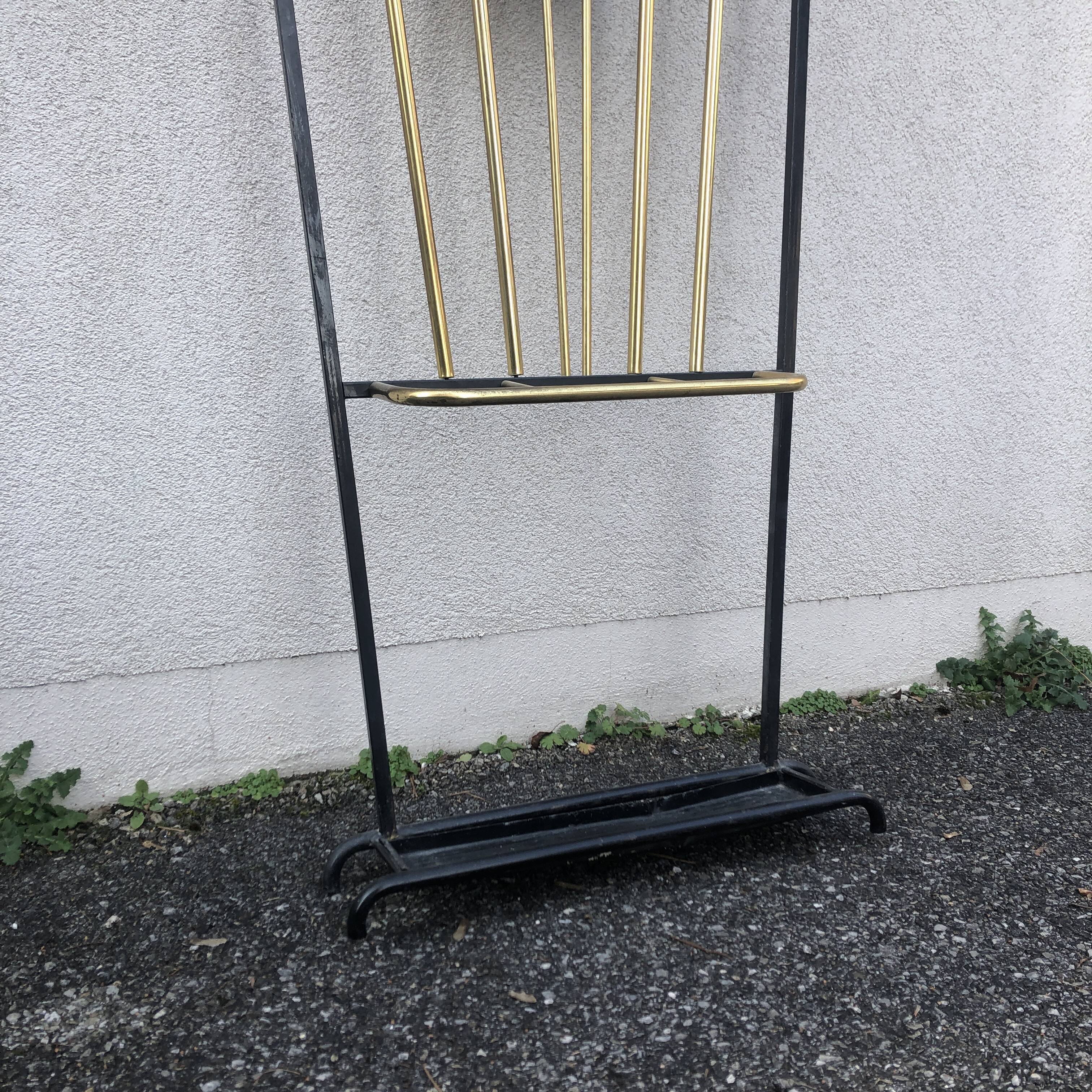Coat rack cloakroom