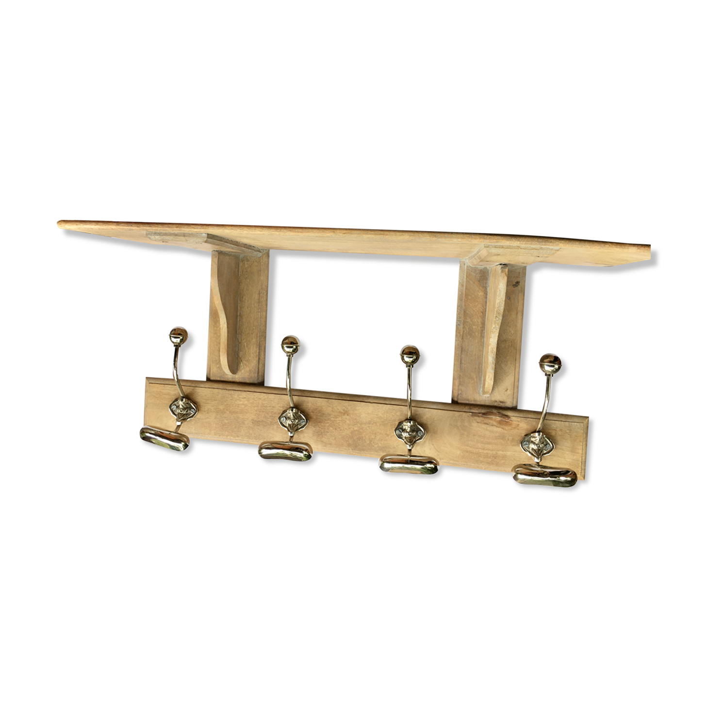 Shelf wears mangier coat