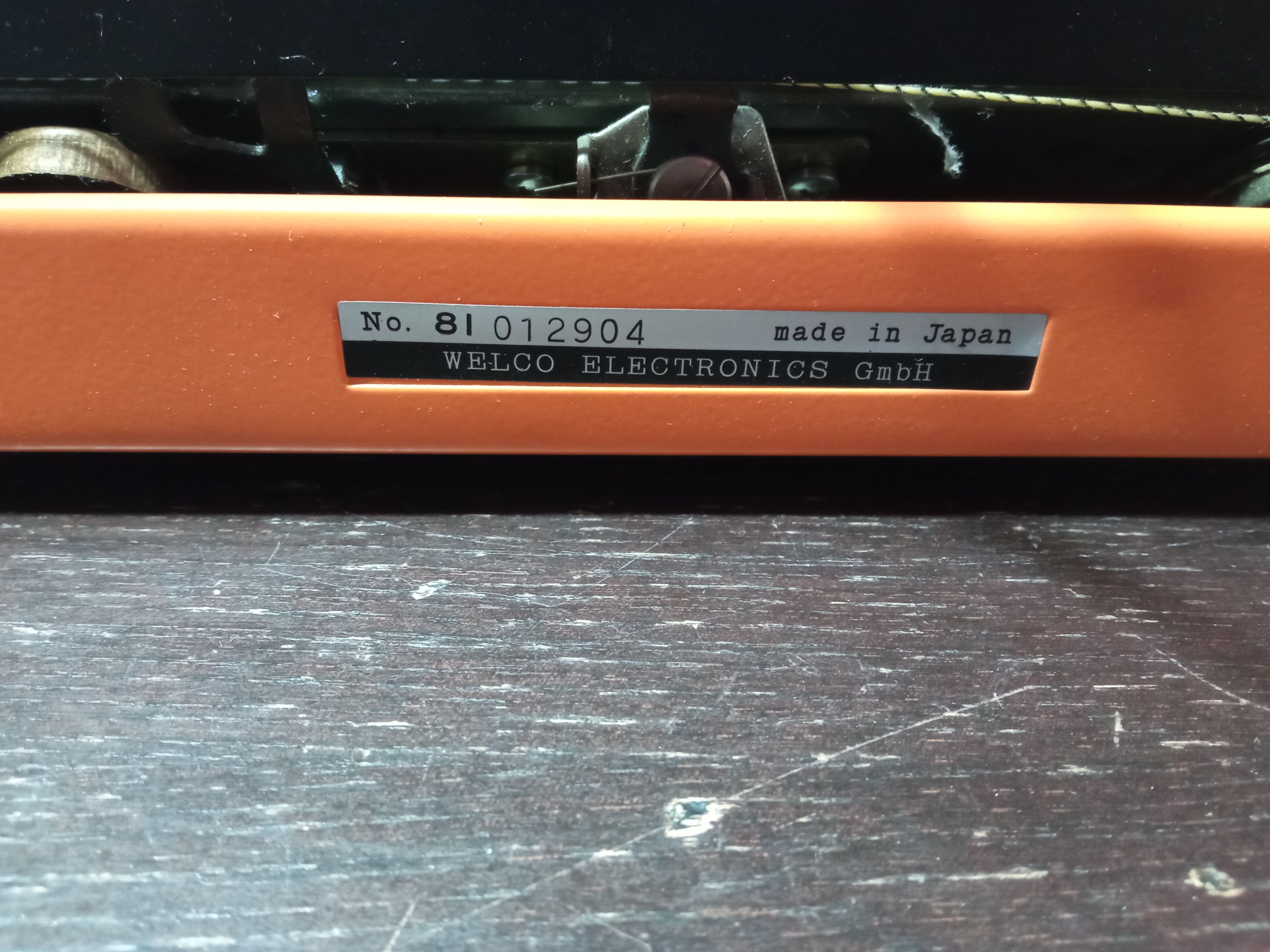 Welco 200 de luxe orange typewriter