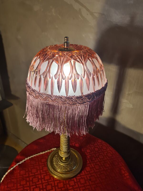 lampe laiton colonne laiton travaillé1880 avec dome verre taillé 45x22 supe