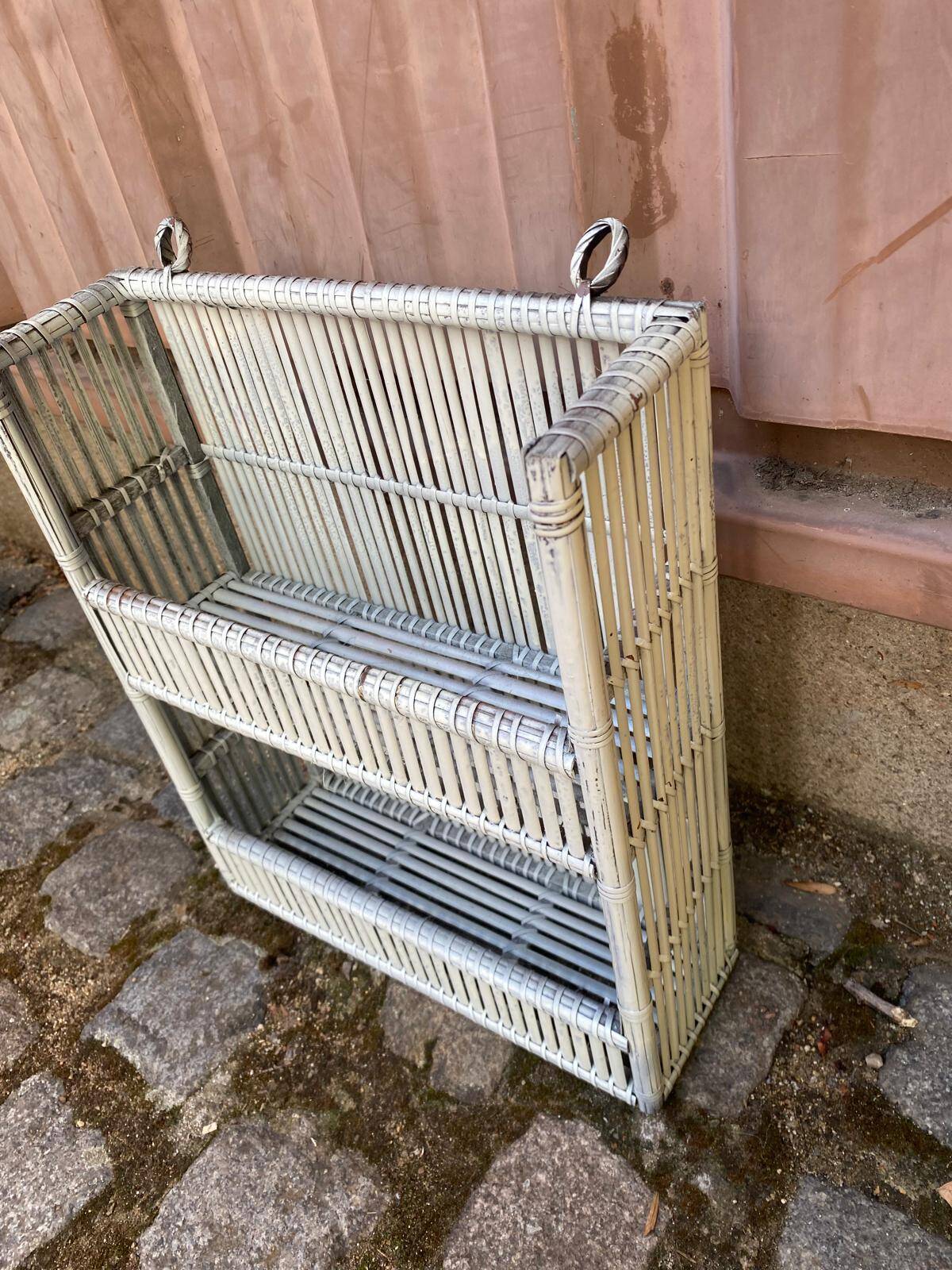 Set of 2 white rattan/wicker wall shelves – Vintage & shabby chic decor