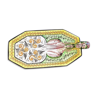 Lobster tray in relief