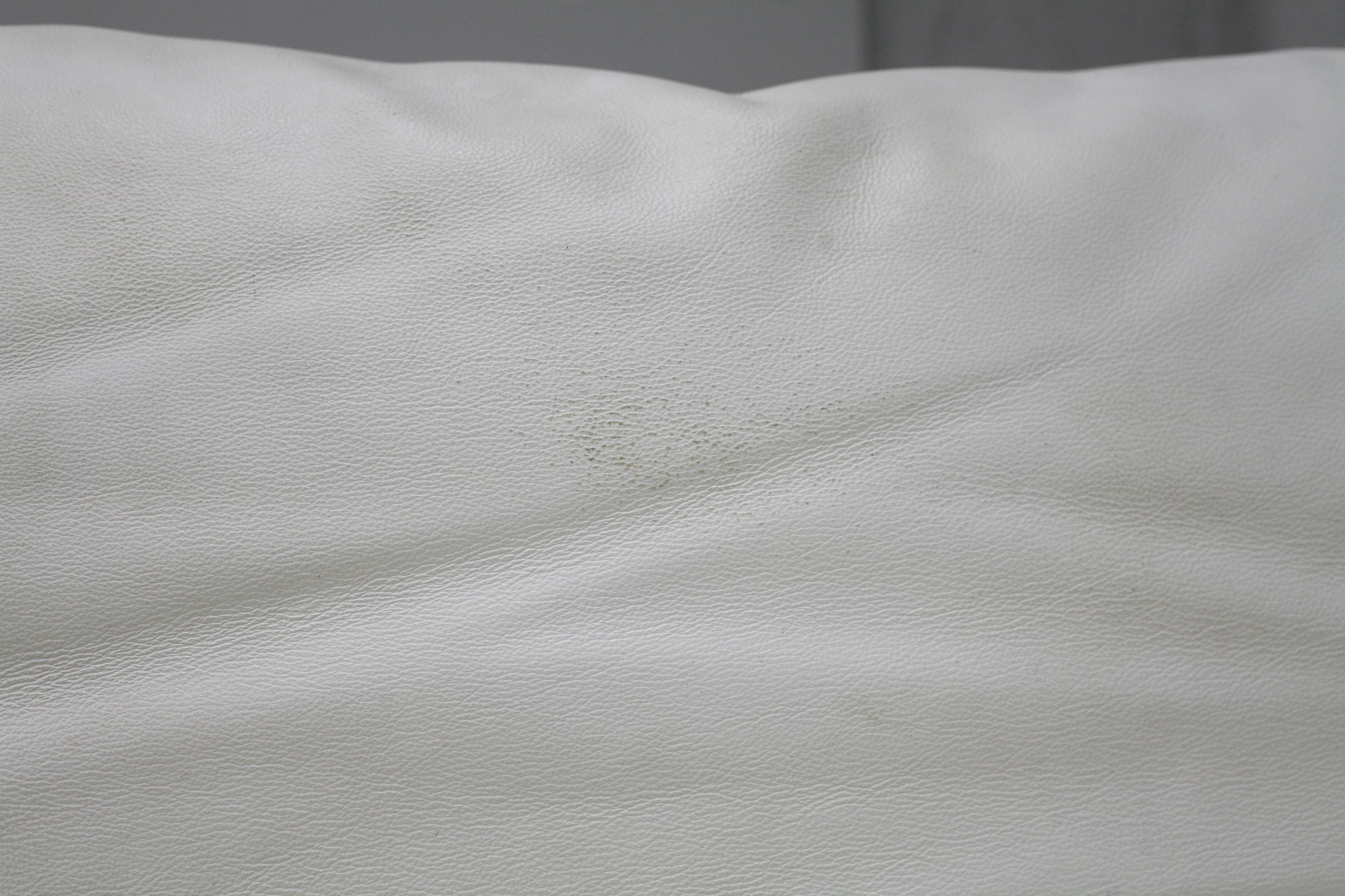 Canapé Maralunga de Vico Magistretti, Cassina, cuir blanc, Italie, circa 1970