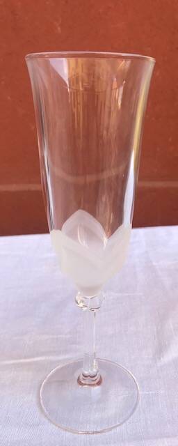 Flutes or stemware