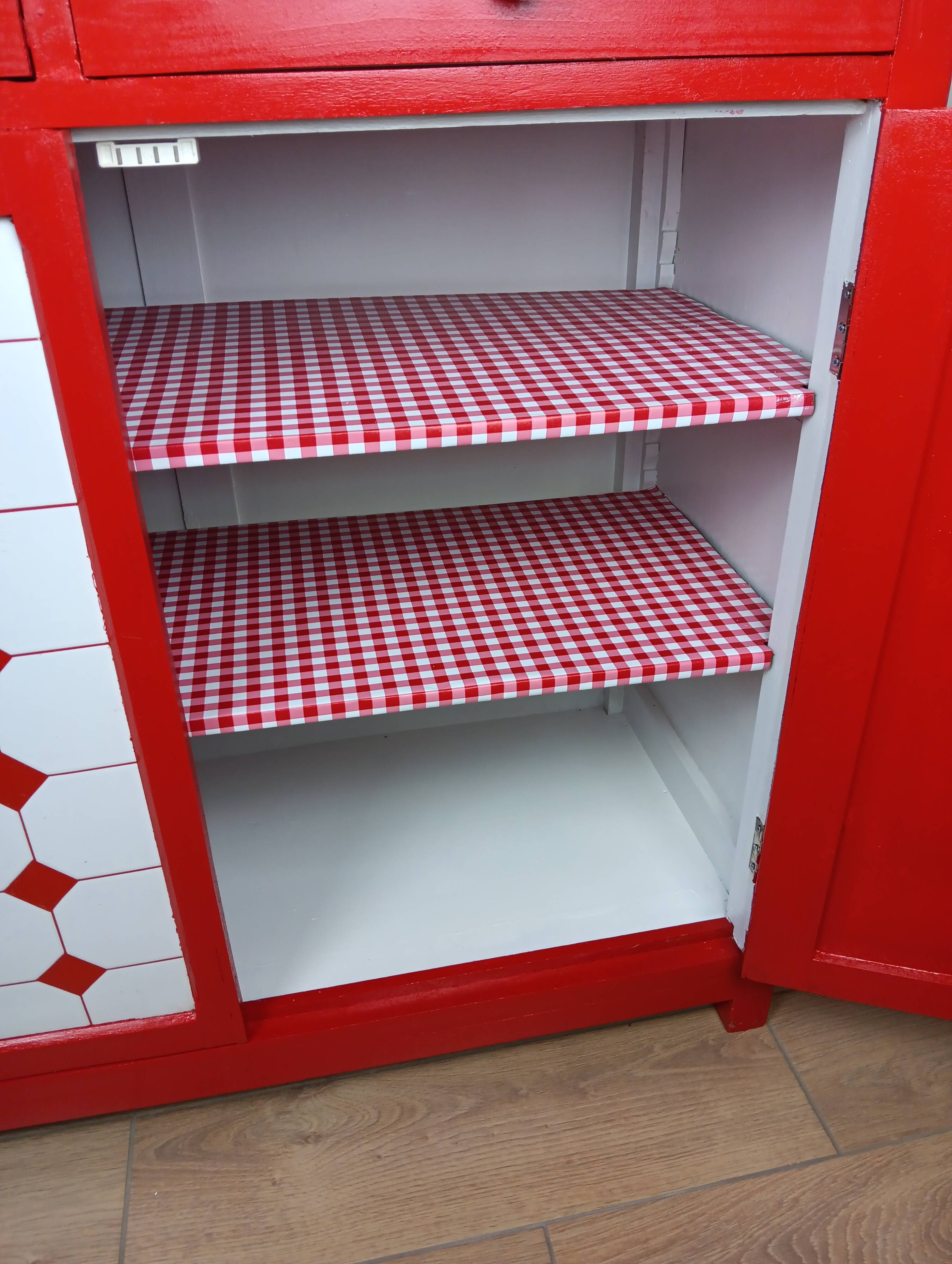 Meuble de métier , buffet parisien en tôle émaillé rouge et blanc