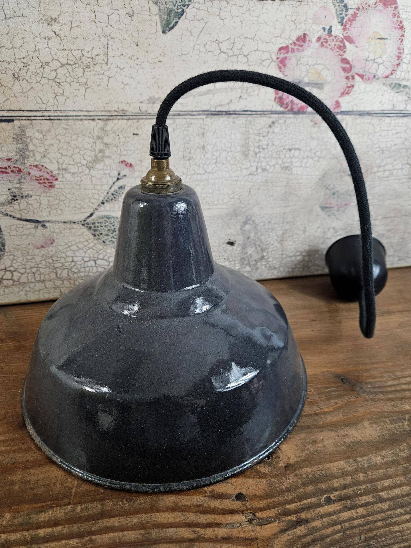 Enamelled suspension