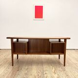 Mid-Century Danish Desk in Teak by Peter Løvig Nielsen for Hedensted Møbelfabrik, 1972