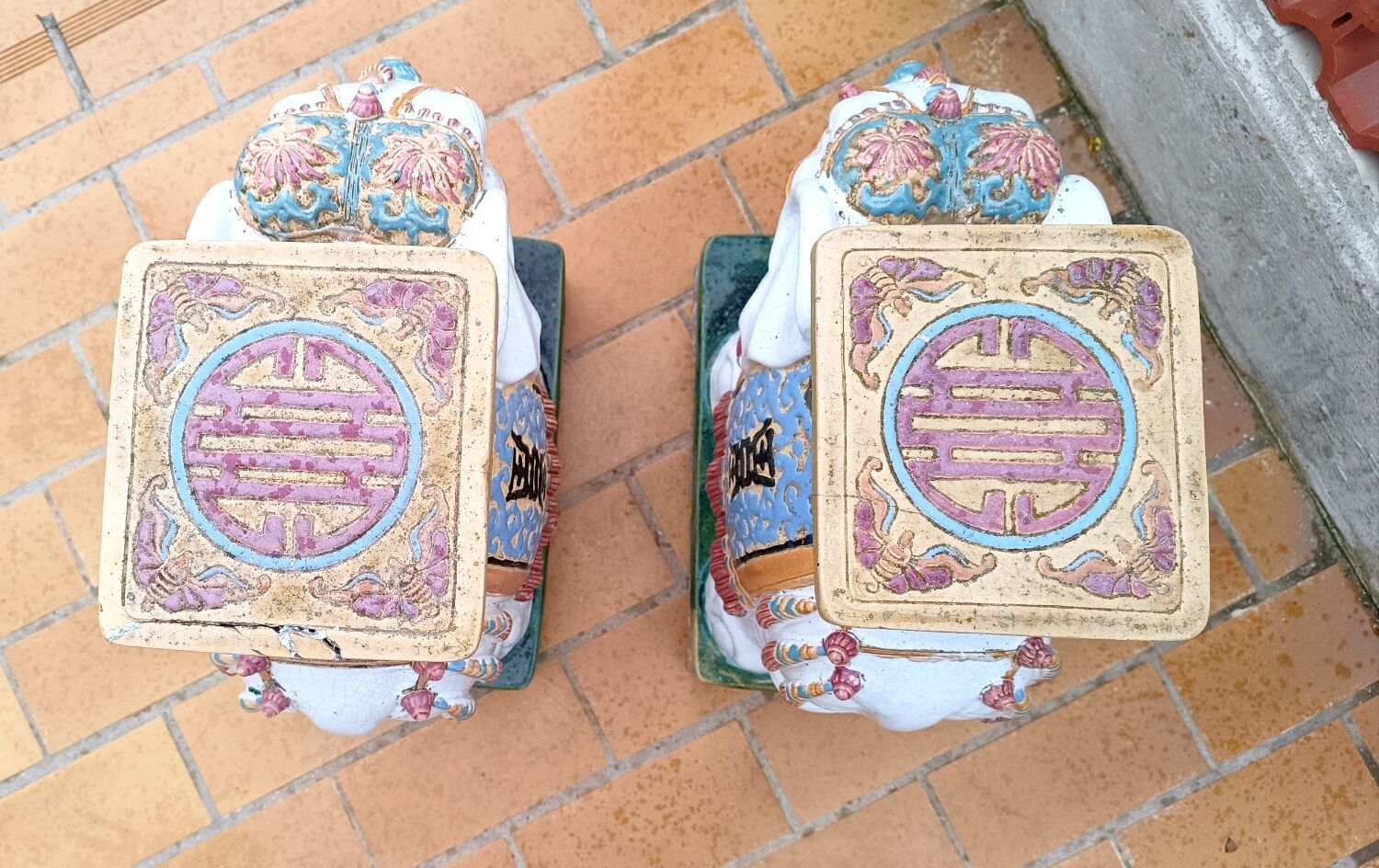 Set of 2 Chinese ceramic elephants