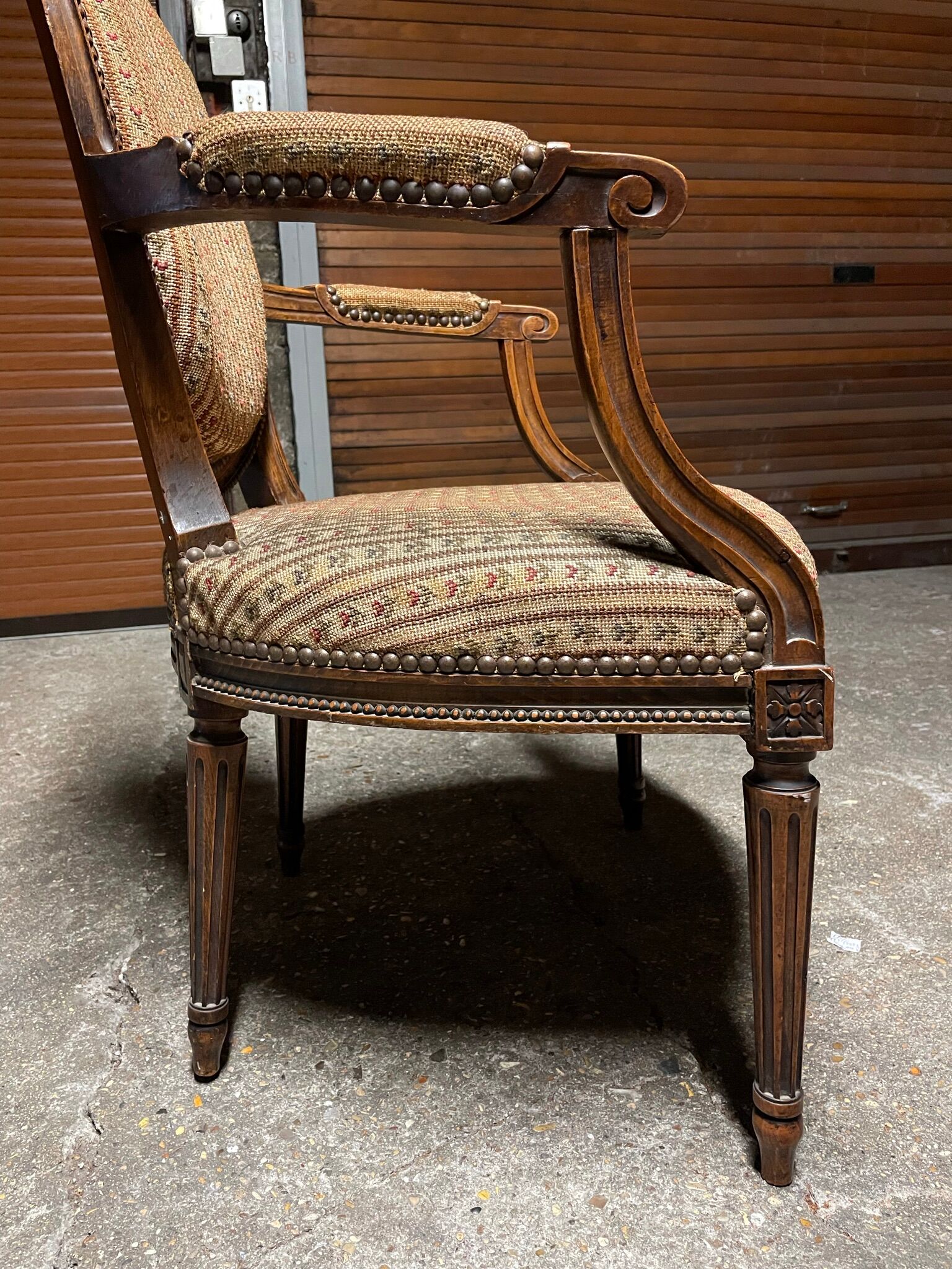 Paire de fauteuils bergère Louis XVI