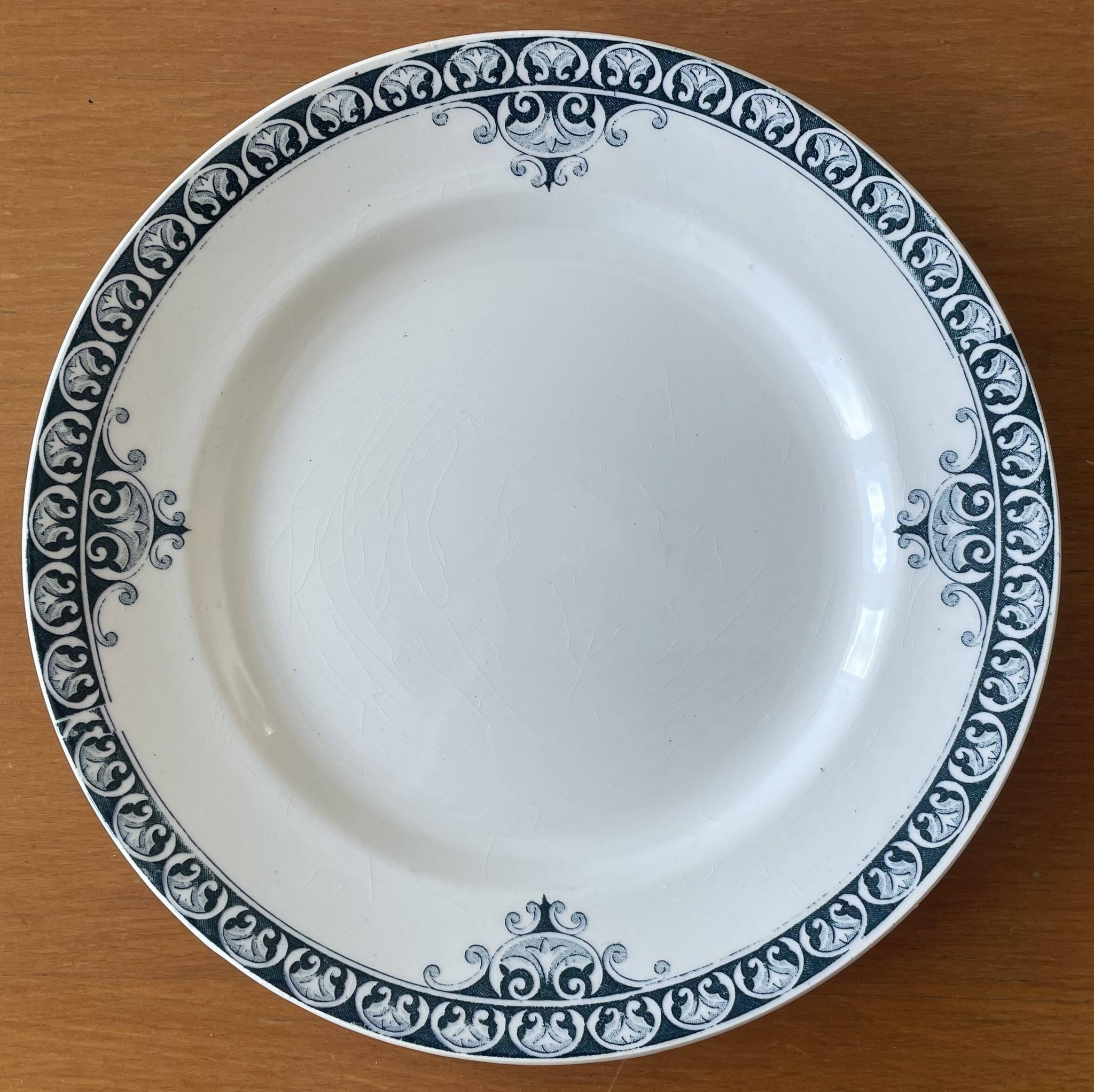 6 antique dessert plates in Saint-Amand earthenware (Nord)