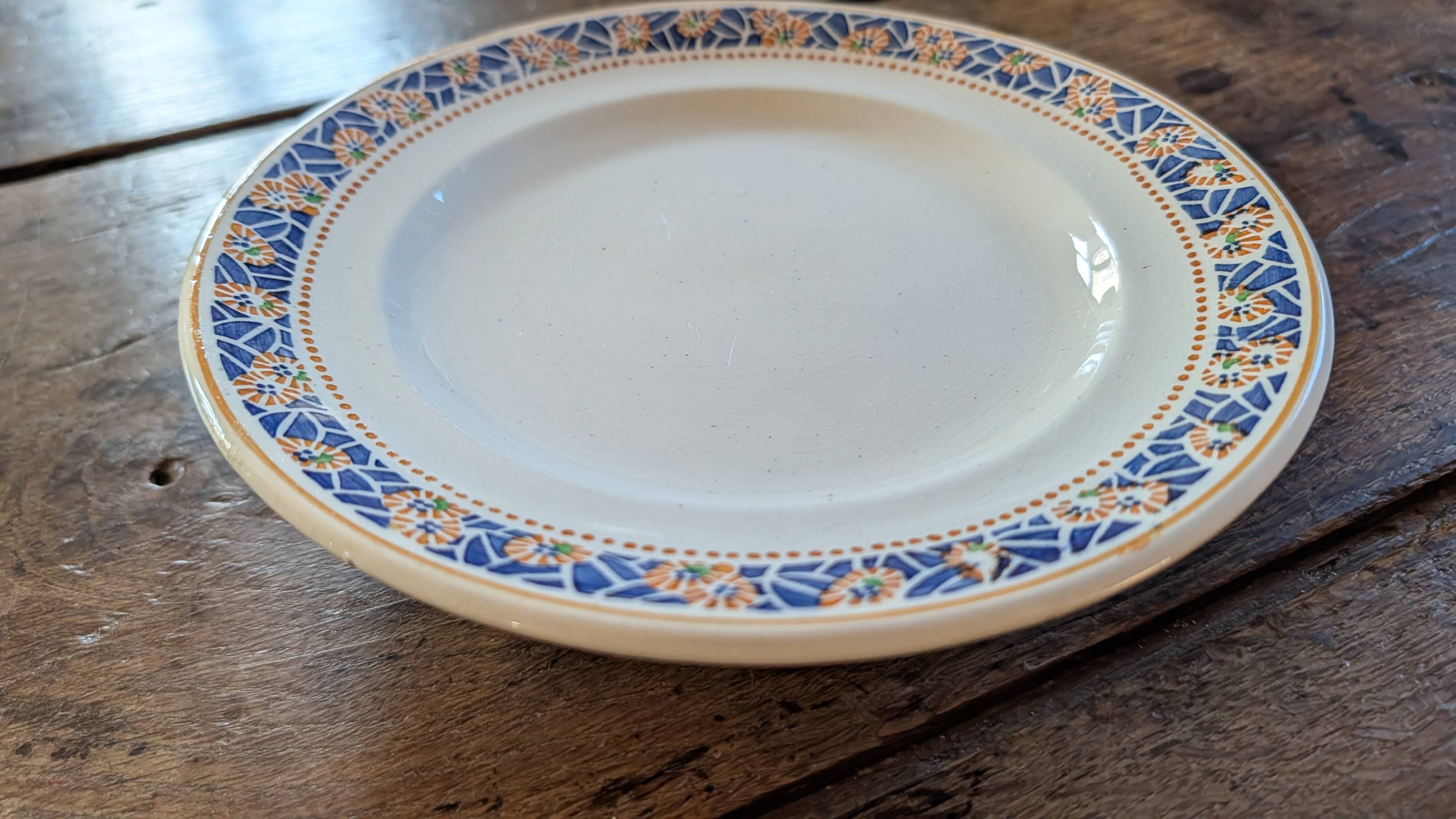 Longwy compote dish “Frivolité” – antique earthenware with geometric decoration