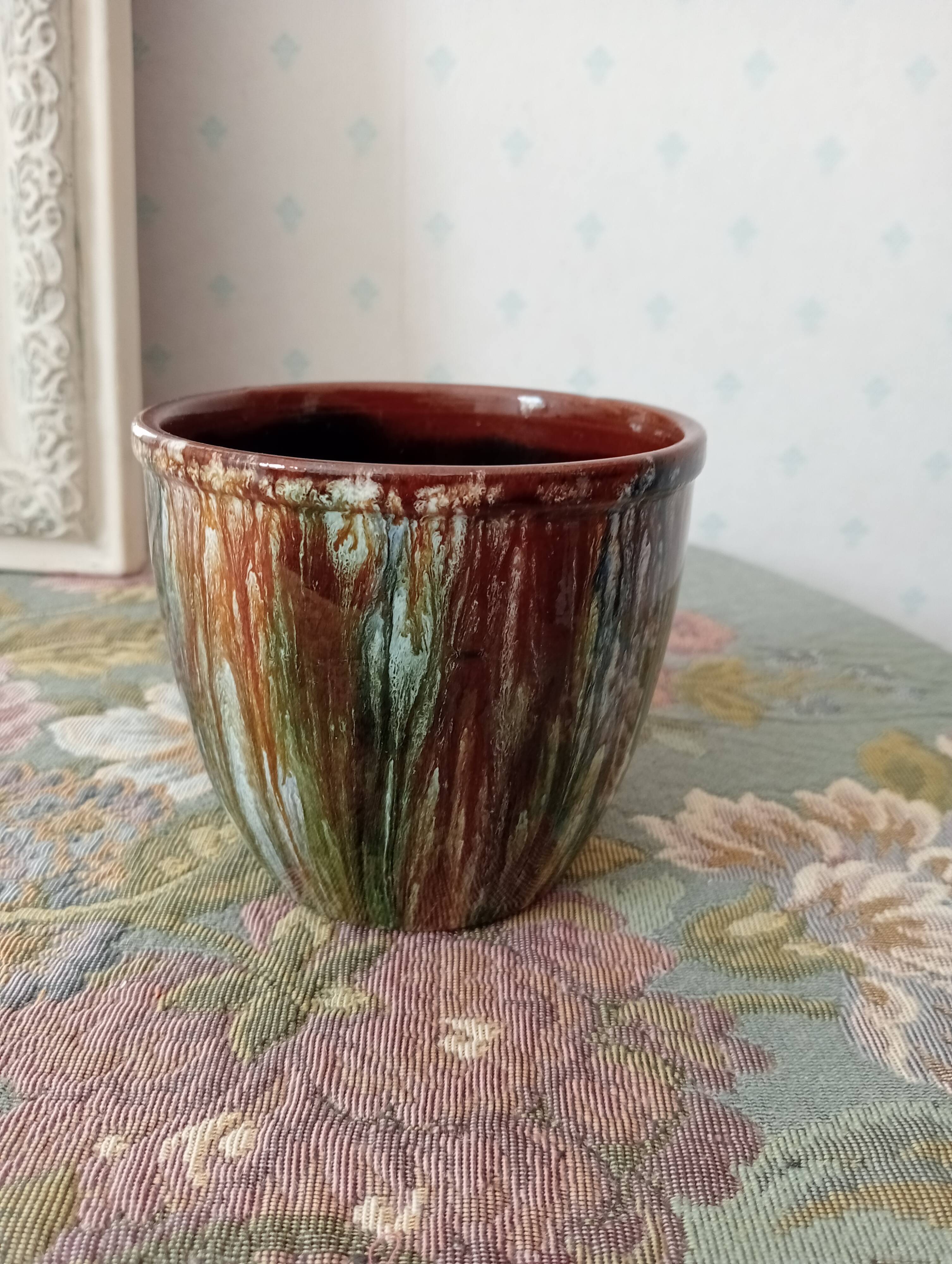 English vase circa early 20th century