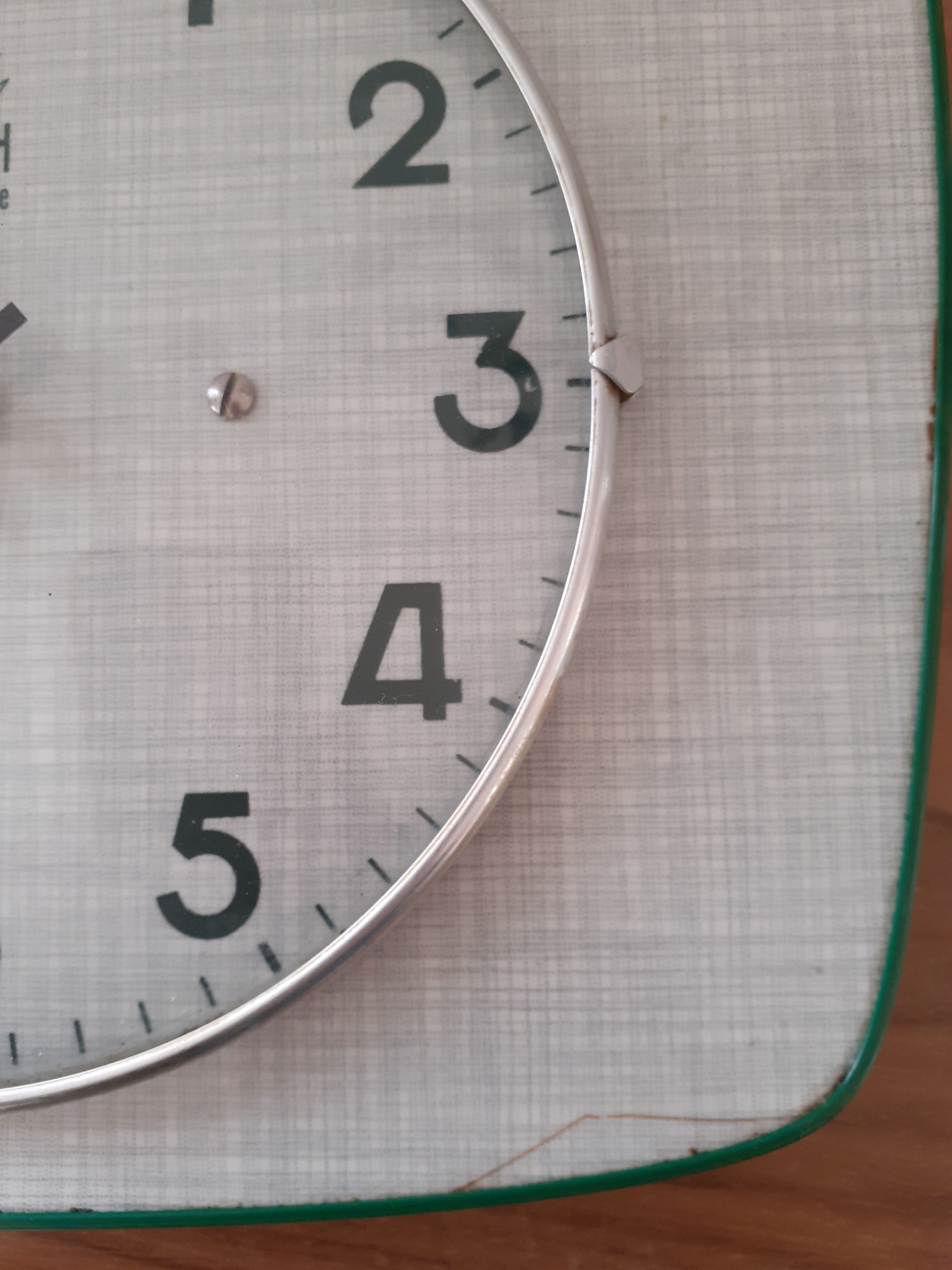 Horloge en formica Japy