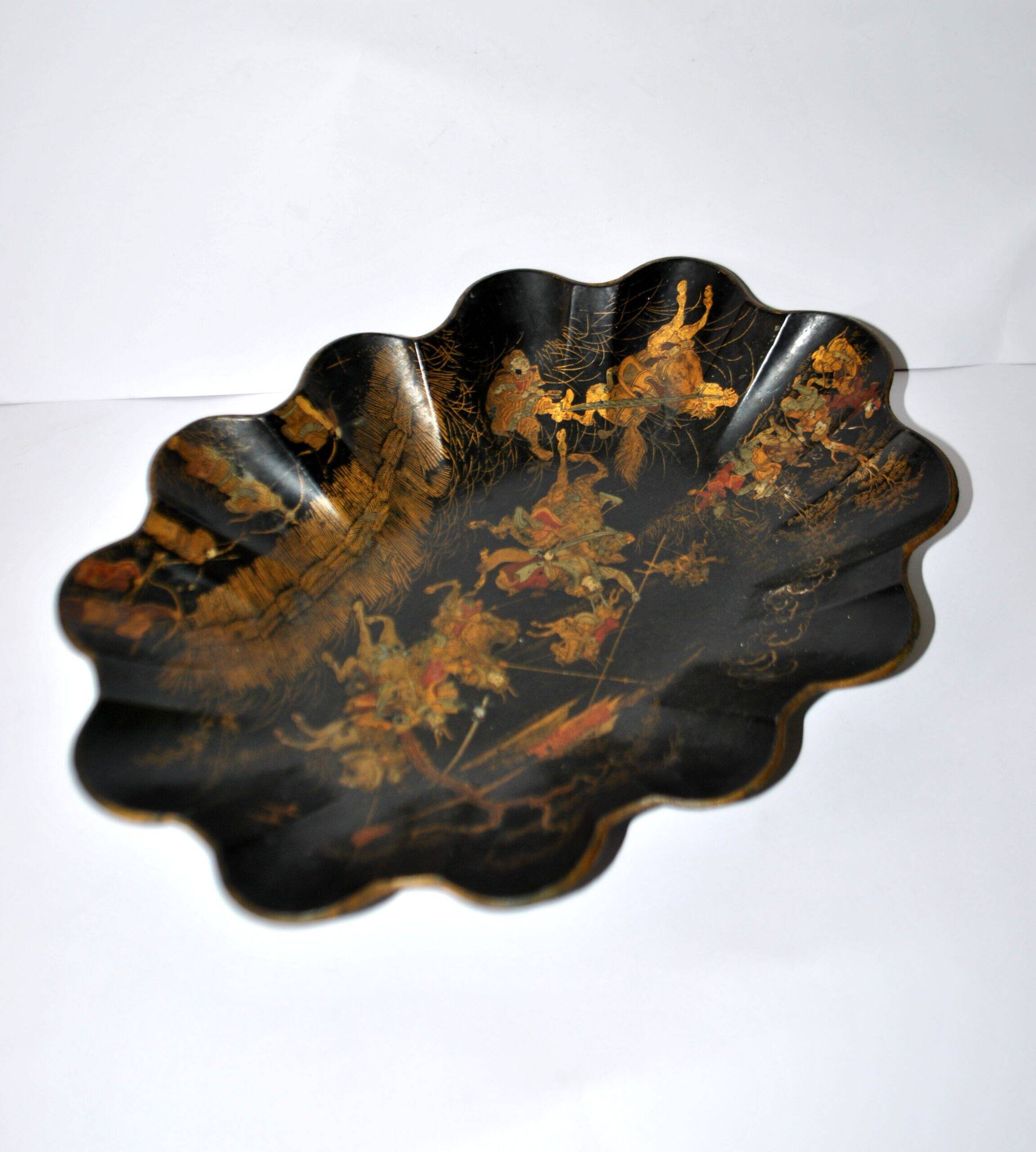Chinese lacquer basket plateau Napoleon III with gold decoration, Japan combat, 19th century.